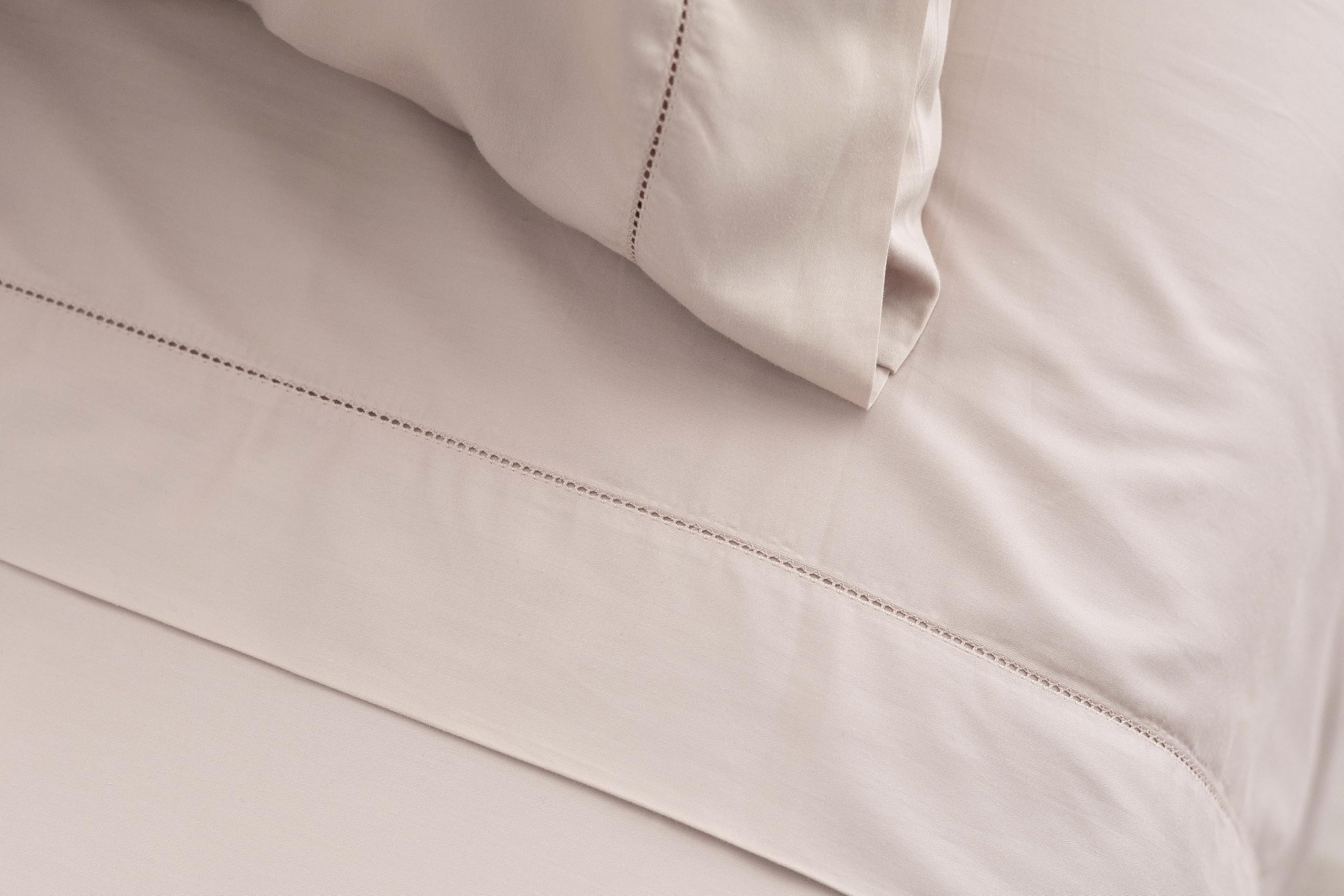 Catherine Lansfield Fantasy Sateen Modern Taupe Bed Sheet Set 180-260 x 280 cm + 2 Pillows 50 x 110 cm