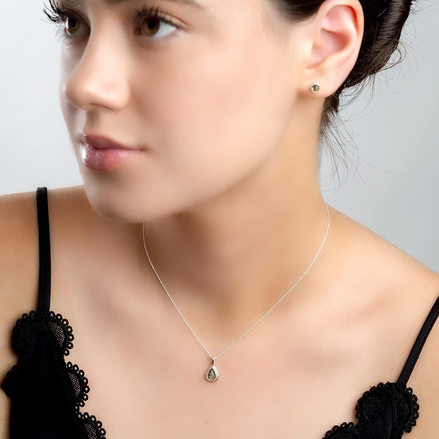 HENRYKA Green Amber Silver necklace, Baltic amber jewelry, Women green necklaces, Casual jewelry necklace, Christmas jewelry gift, Bridesmaid Jewelry Gift