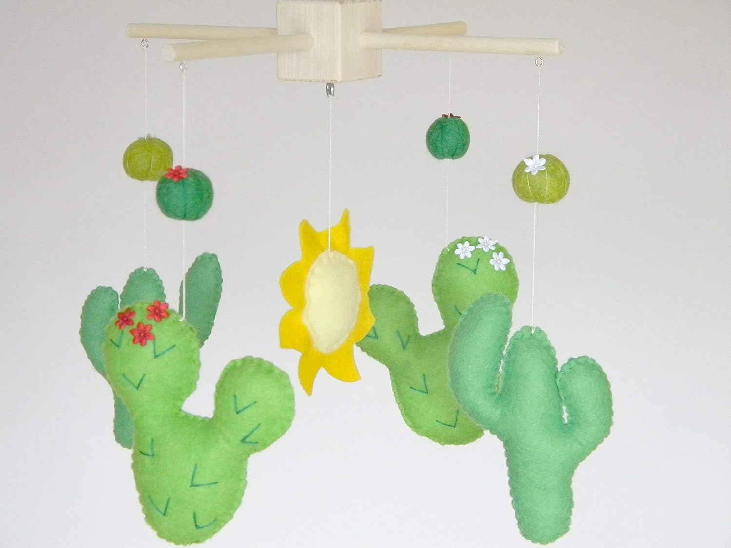 Cactus baby mobile Green baby mobile Nursery mobile Cot mobile Felt mobile Cactus Nursery decor Felt succulent Cactus theme