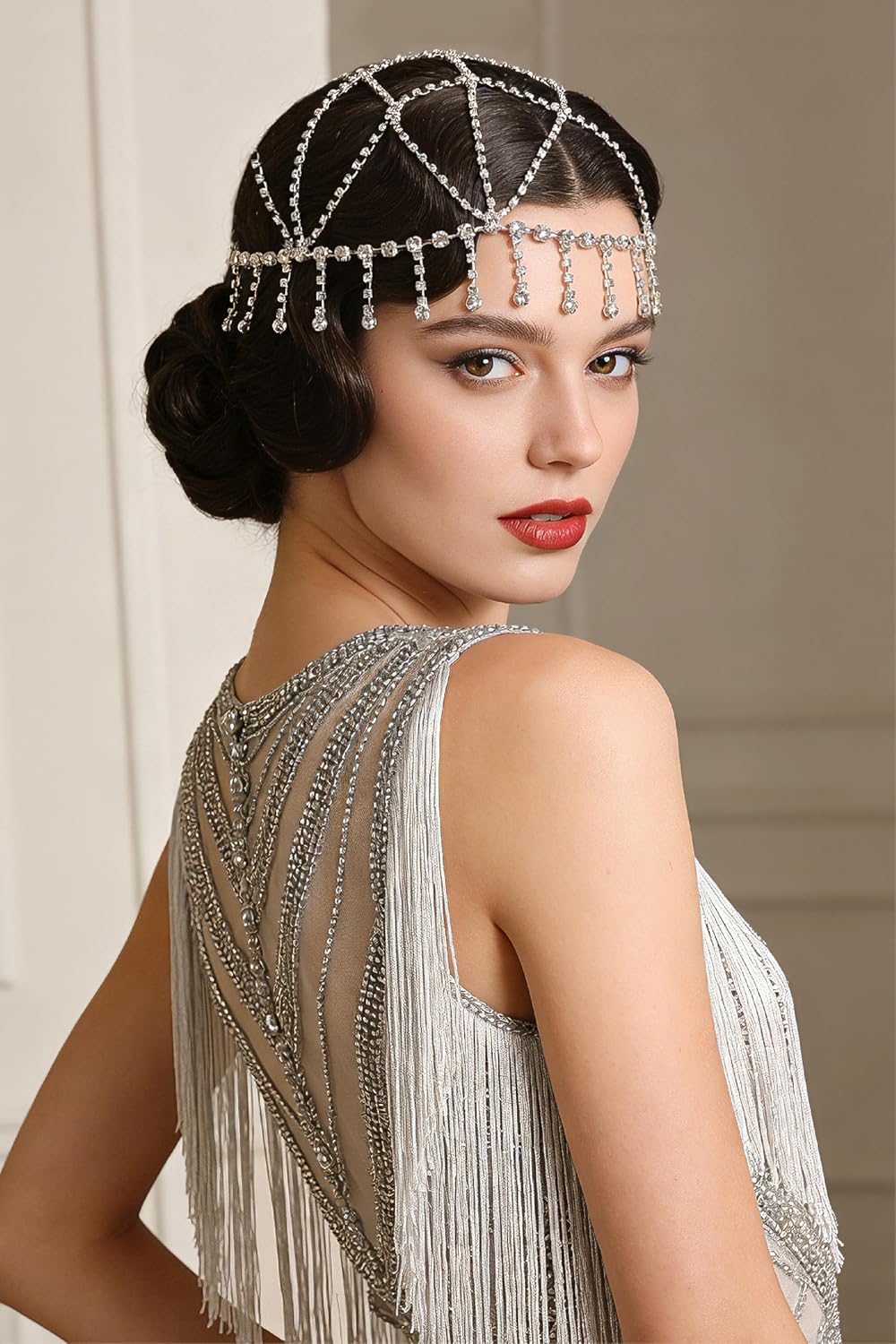 BABEYOND Roaring 20s Rhinestone Flapper Cap, Great Gatsby Inspired Crystal Headpiece, Vintage 1920s Party Hair Accessory
