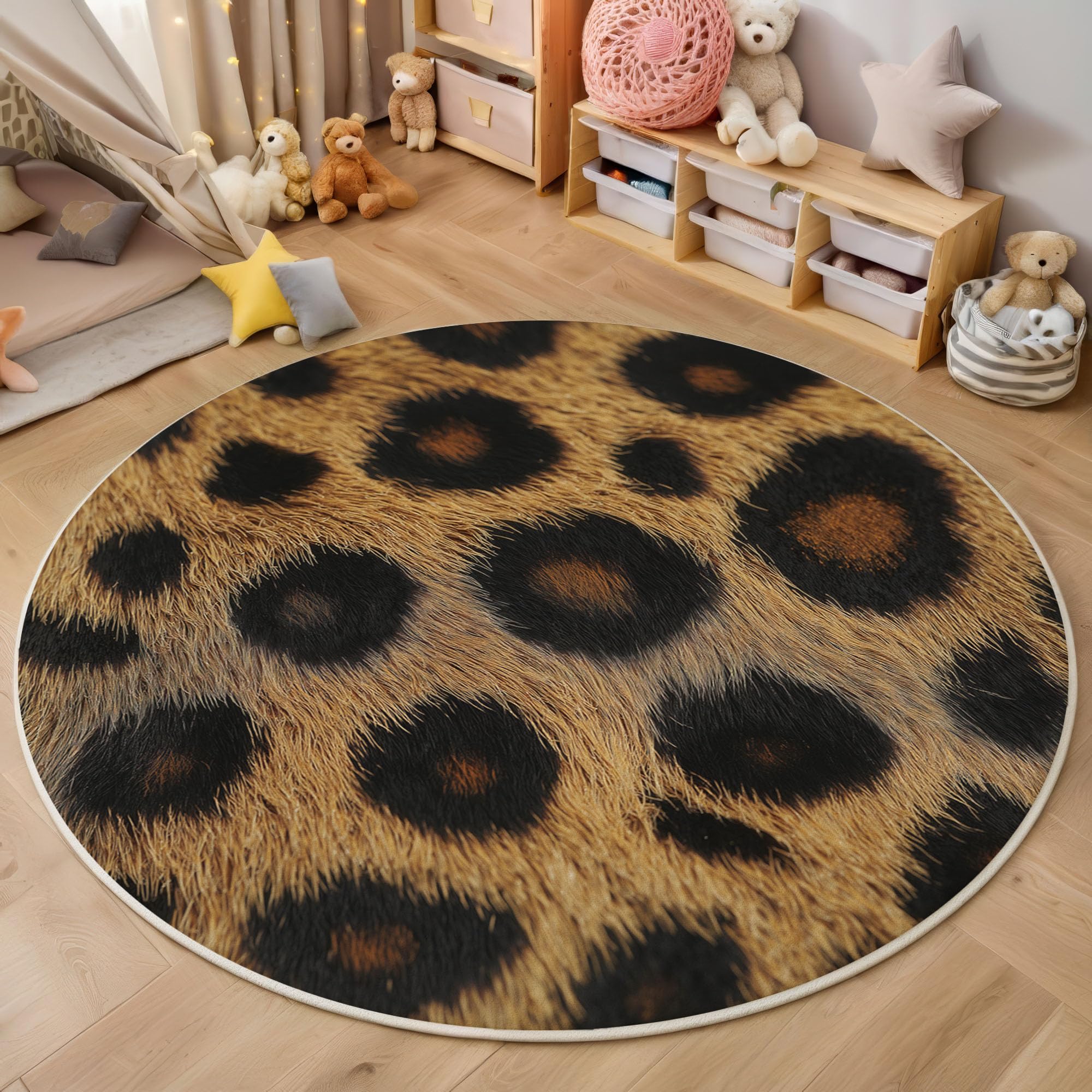 Tapis rond motif léopard pour créer un salon chaleureux et un balcon cosy