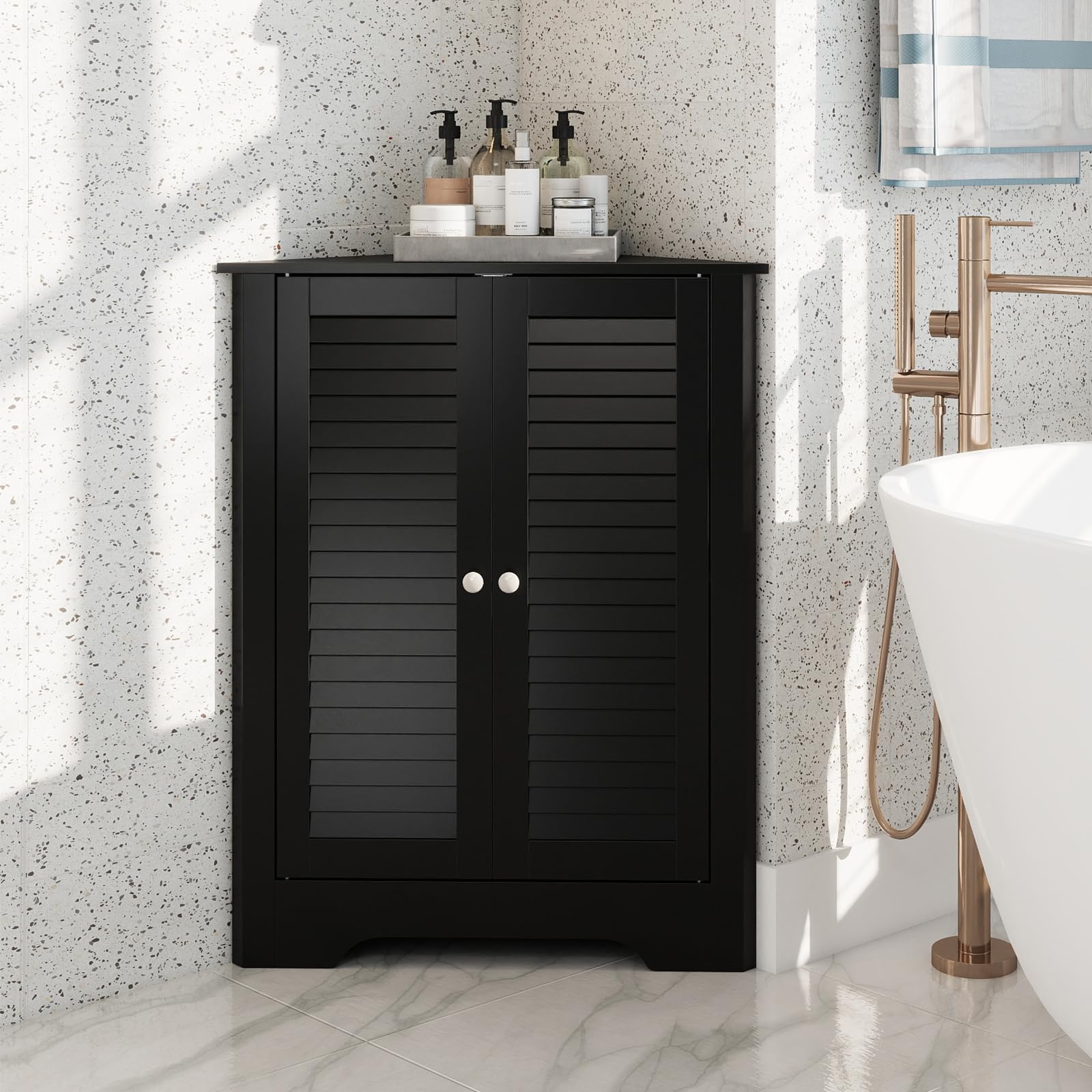 LIFEZEAL Meuble d'angle de Salle de Bain avec Porte, Armoire de Toilette Triangulaire avec Étagère Réglable, Meuble d'angle WC en Bois, 31,5 x 63 x 81 cm (Noir)