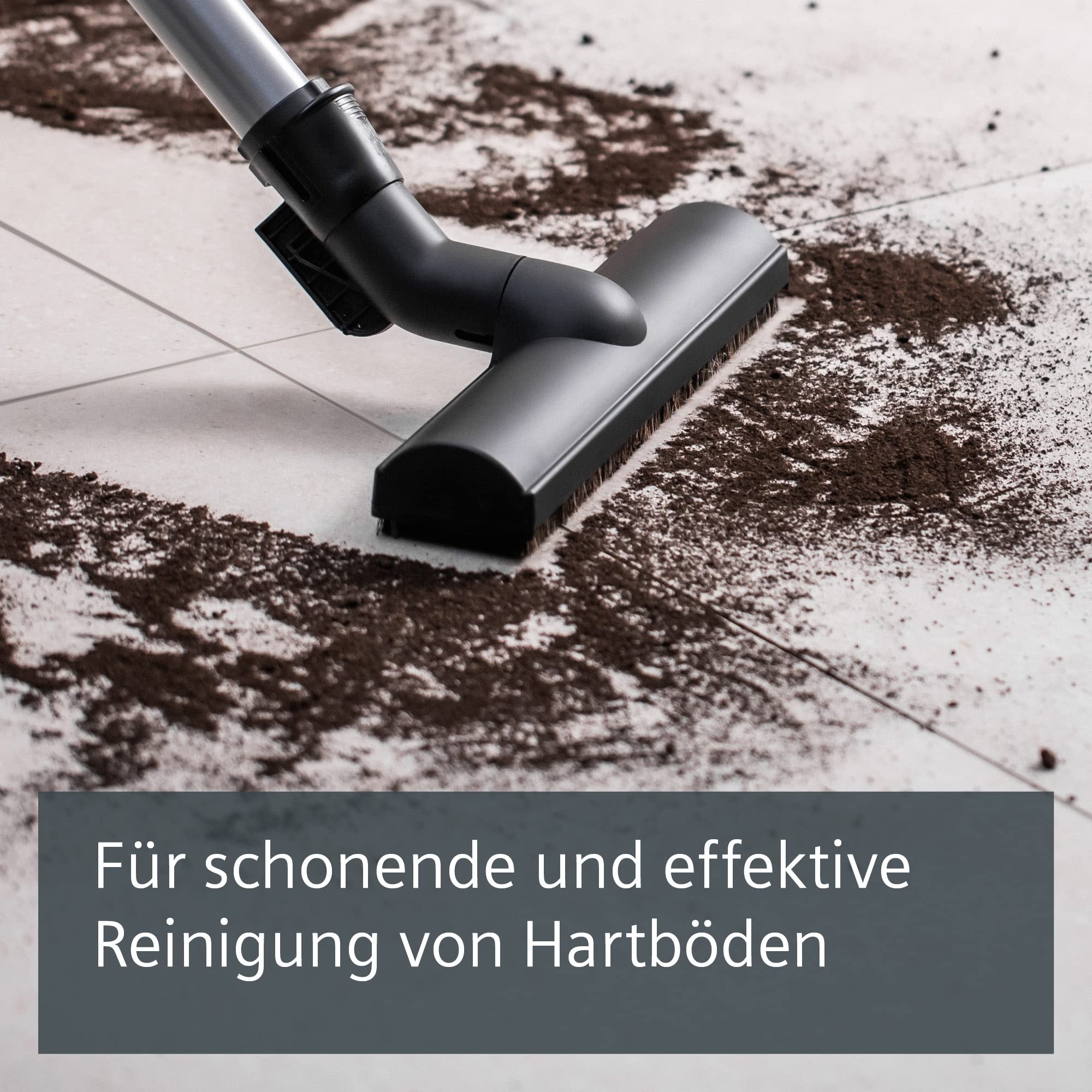Siemens Staubsauger mit Beutel synchropower VS06B112A, Bodenstaubsauger, Hygiene-Filter, Bodendüse für Parkett, Teppich, Fliesen, starke Saugleistung, langes Kabel, Fugendüse, 700 W, schwarz