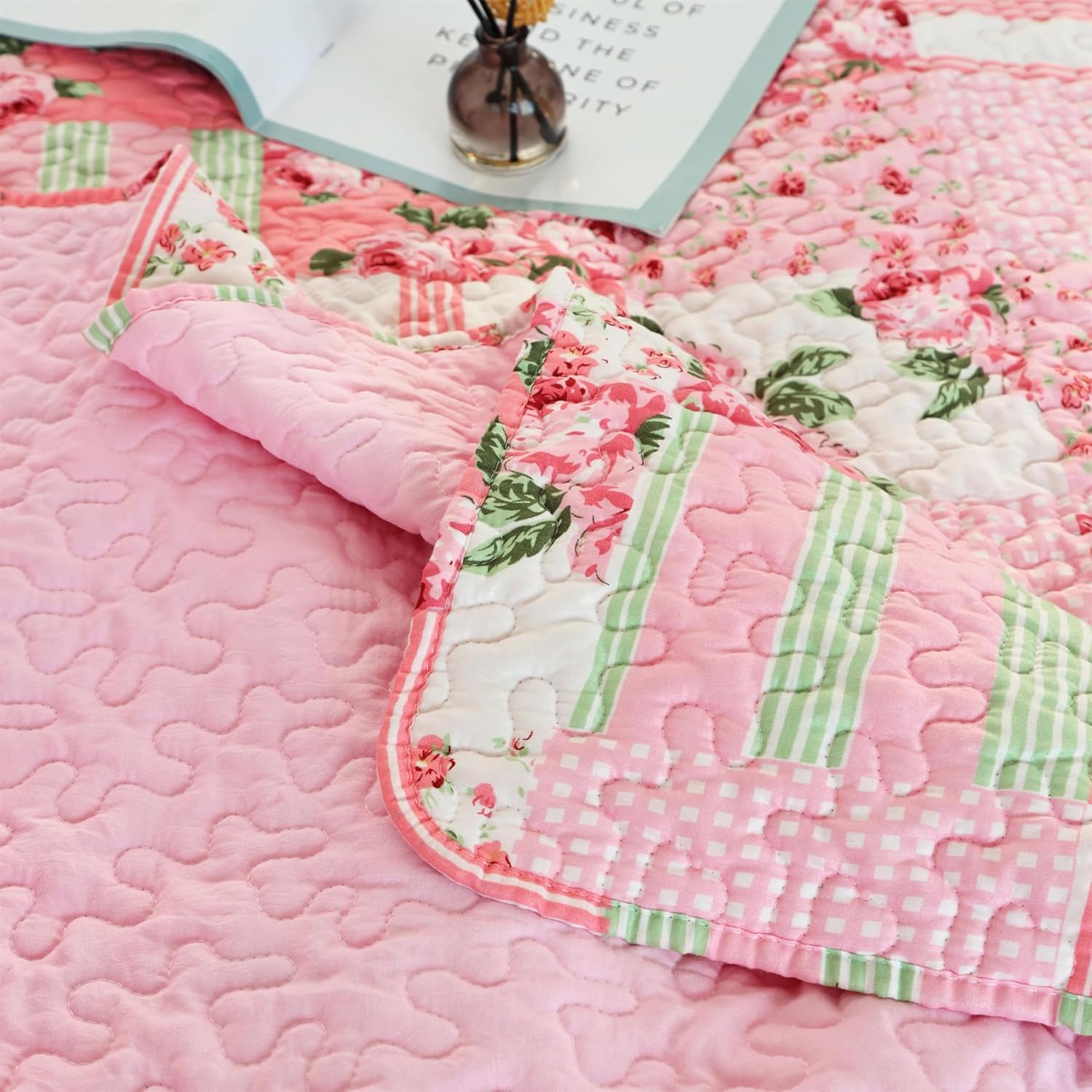Cmfshape Floral Bedspread with 2 Pillow Shams-Queen Size,Patchwork Pink Quilt Set 3 Piece,Summer Quilt for Girls Women,Lightweight Reversible Bed Coverlet for All Seasons(Queen92 x96 Pink)