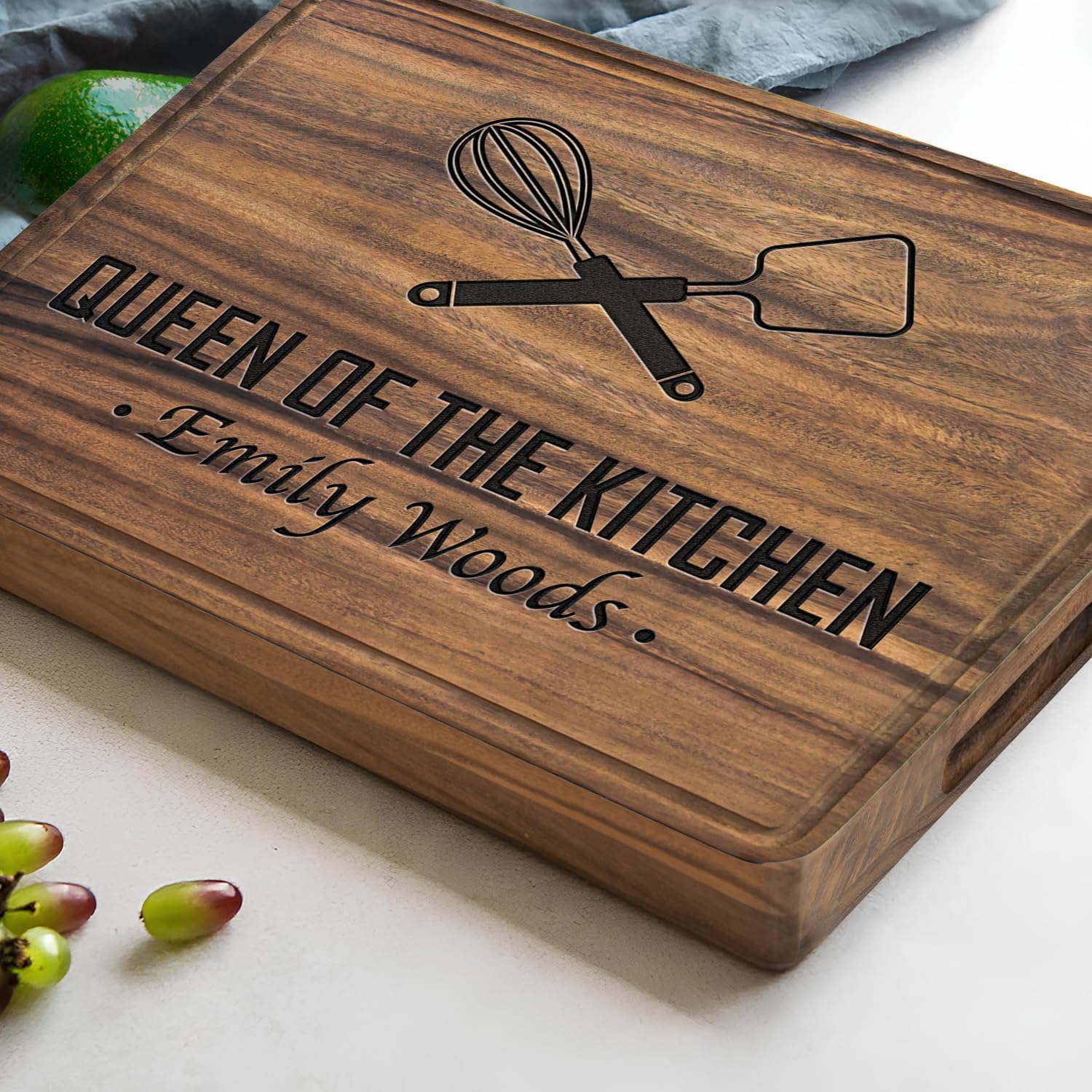 Mom, Grandma Unique Gifts for Mothers Day, Personalized Queen of the Kitchen Cutting Board, Custom Women Gifts, Christmas Gift for Mama, Grandma, Sister, Wife, Custom Board for Birthday, Anniversary
