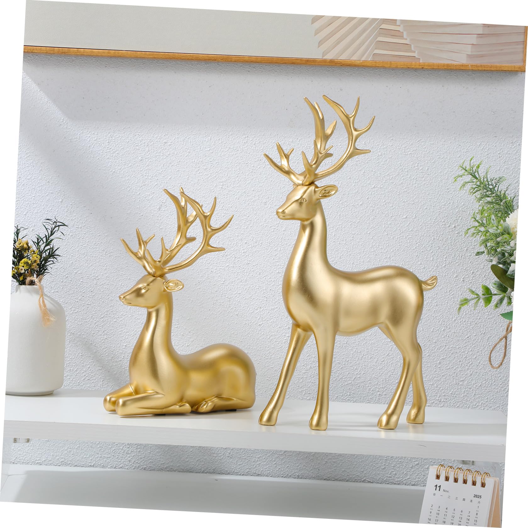 2 Stück Weihnachtliche Elchfigur aus Kunstharz in Gold Leichte und Einfache Tischdekoration für Festliche Schreibtisch und Wohnraumgestaltung