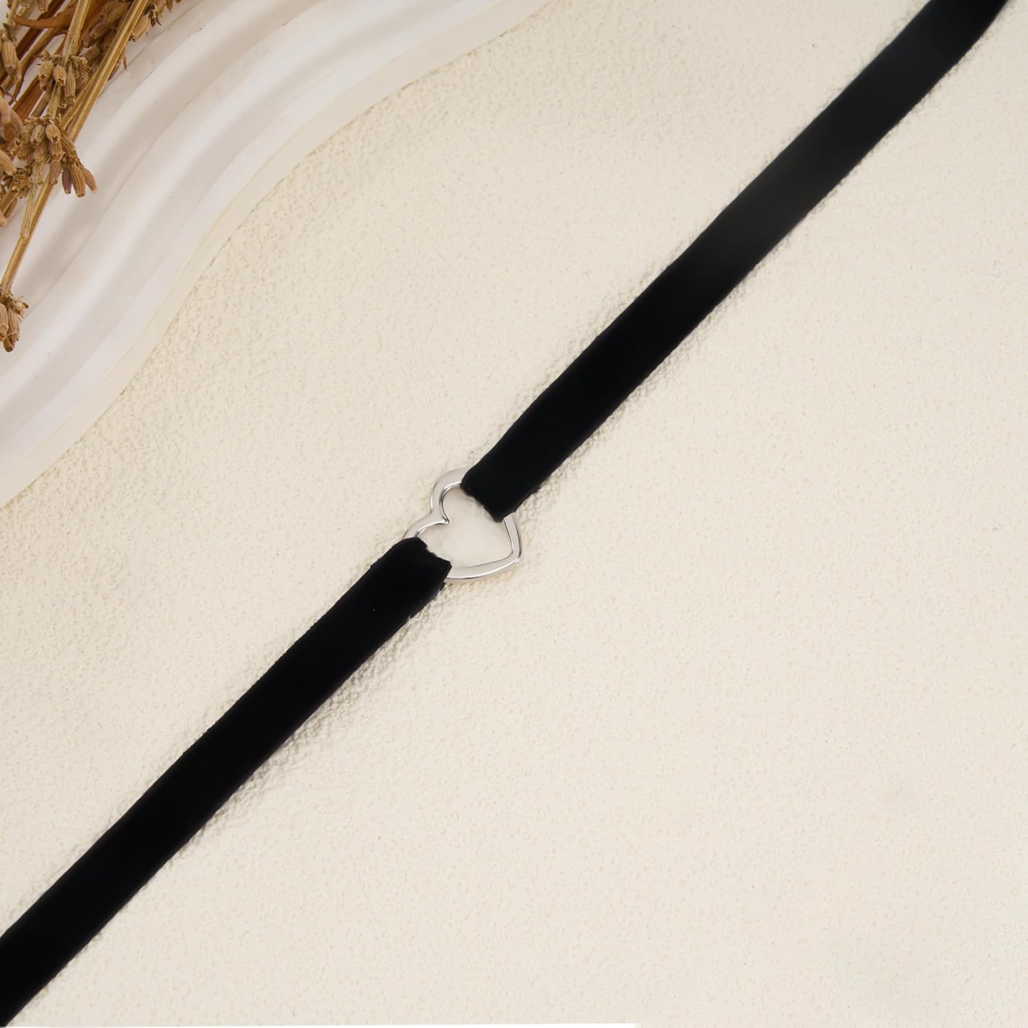 Choker Necklace for Women, Adjustable Goth Punk Black Choker Necklace, Highlights Your Collarbone Area - Image 4