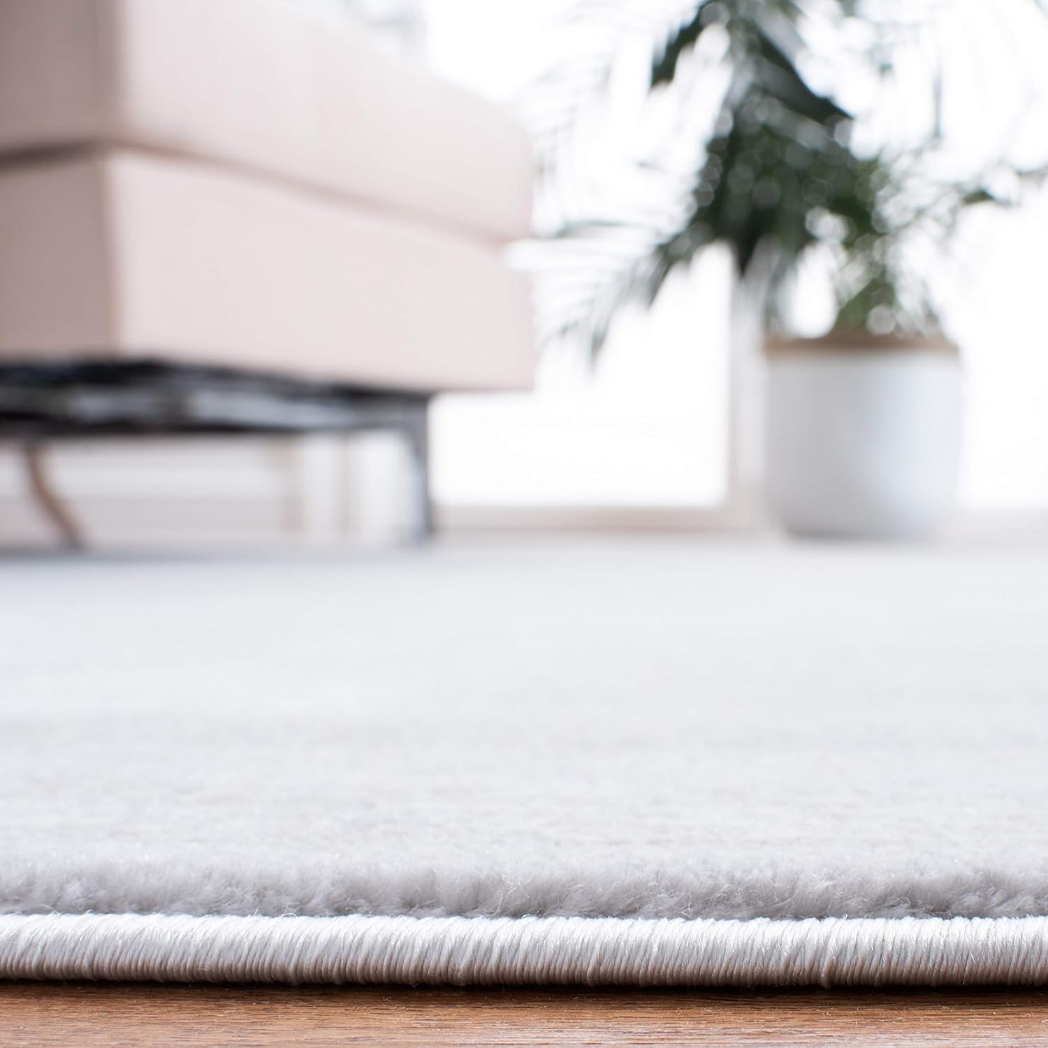 SAFAVIEH Carnegie Collection Runner Rug - 2'3" x 8', Light Grey & Grey, Vintage Distressed Design, Non-Shedding & Easy Care, Ideal for High Traffic Areas in Living Room, Bedroom (CNG691G)