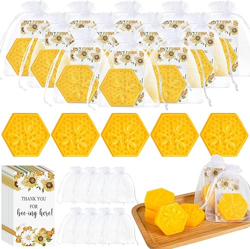 Demissle Juego de 100 recuerdos de panal para baby shower, incluyendo jabón de abeja, jabones aromáticos de abeja con bolsas de regalo blancas y