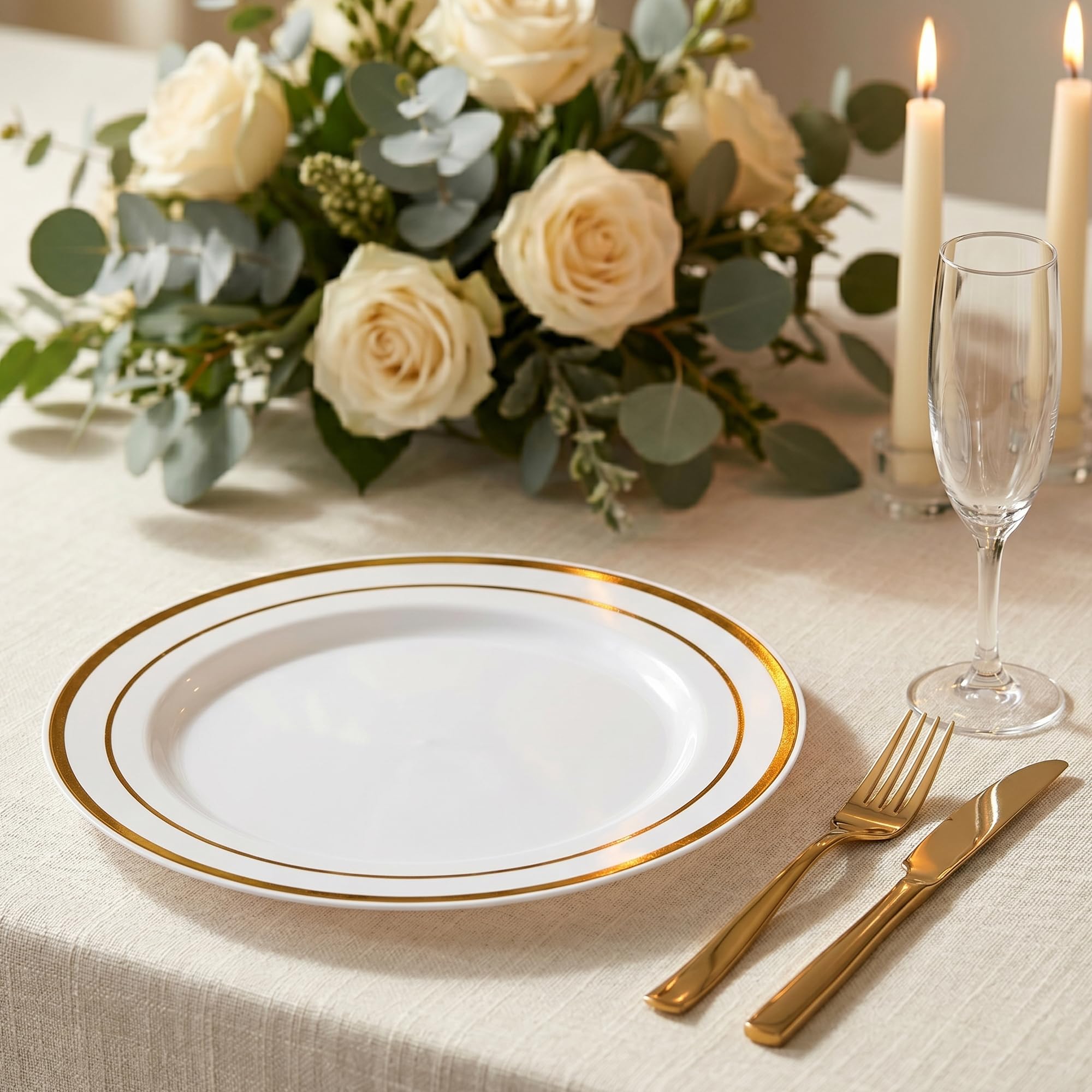 Lot de 50 assiettes en plastique blanc avec bord doré, 26 cm, assiettes réutilisables pour mariages, anniversaires et événements