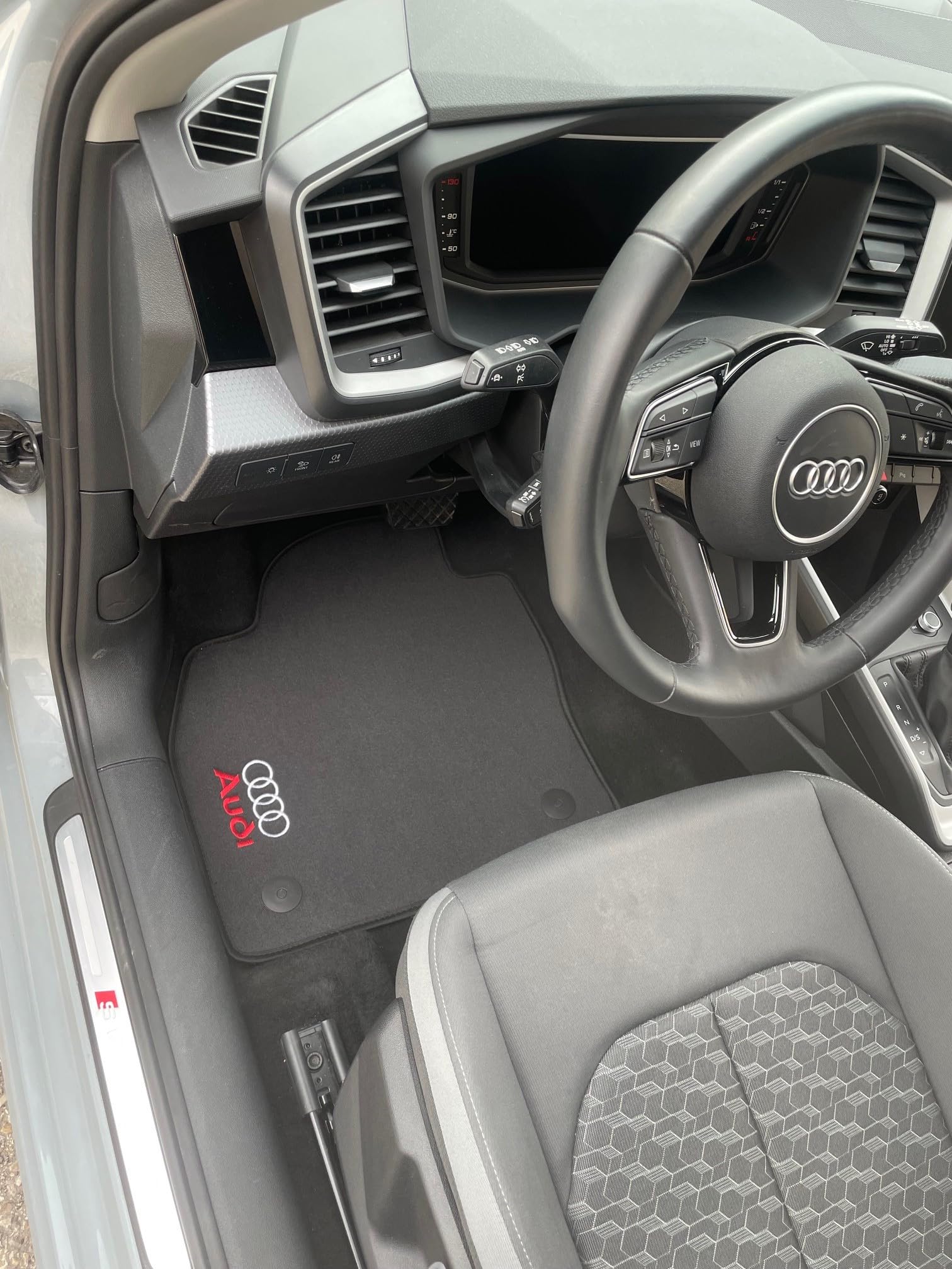 ASC tappetini auto compatibili con Audi A1 II GB SPORTBACK 2018-2024 in velluto nero formato originale con 2 loghi ricamati