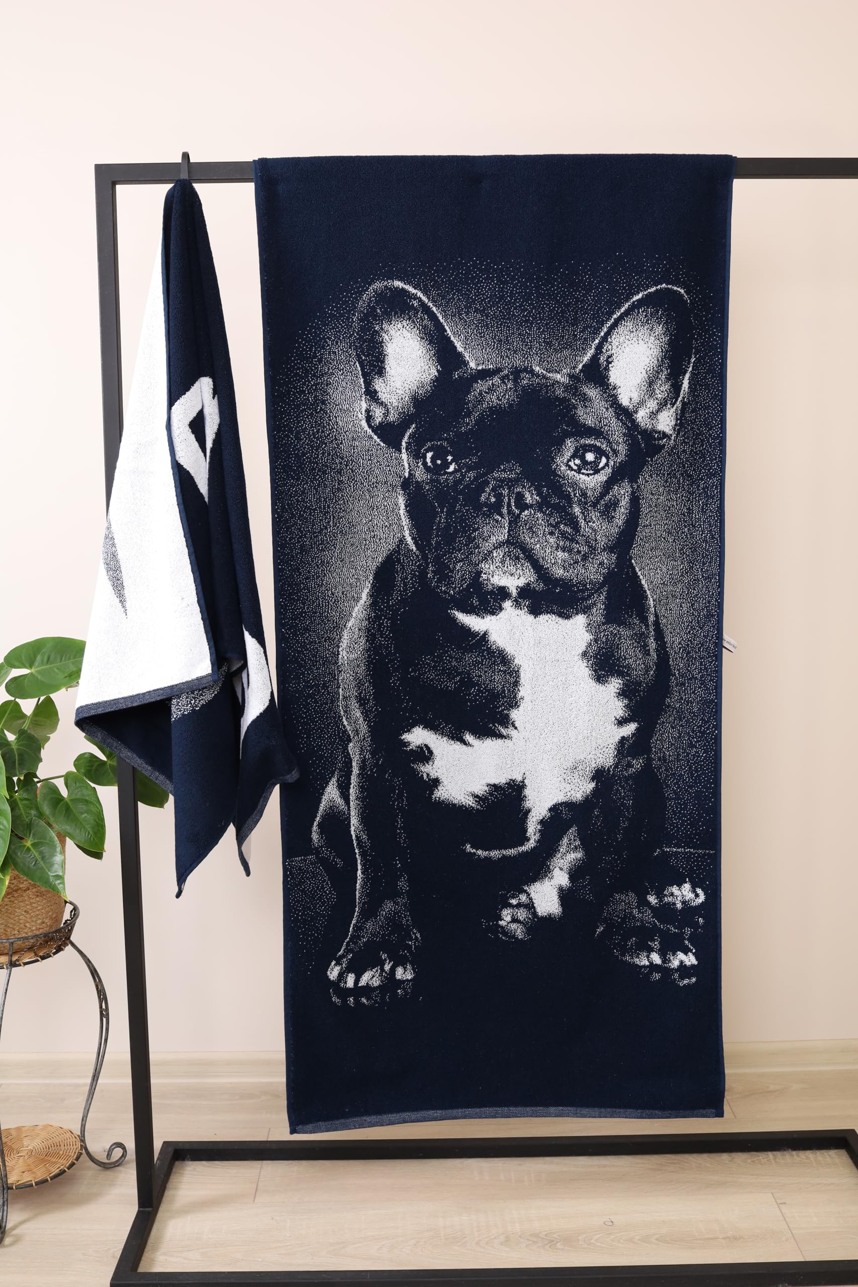 Serviette 100 % coton - Motif bouledogue - Serviette de bain douce avec motif pour adultes et enfants - Serviette de plage et de sport - Motif chien - 67 x 150 cm