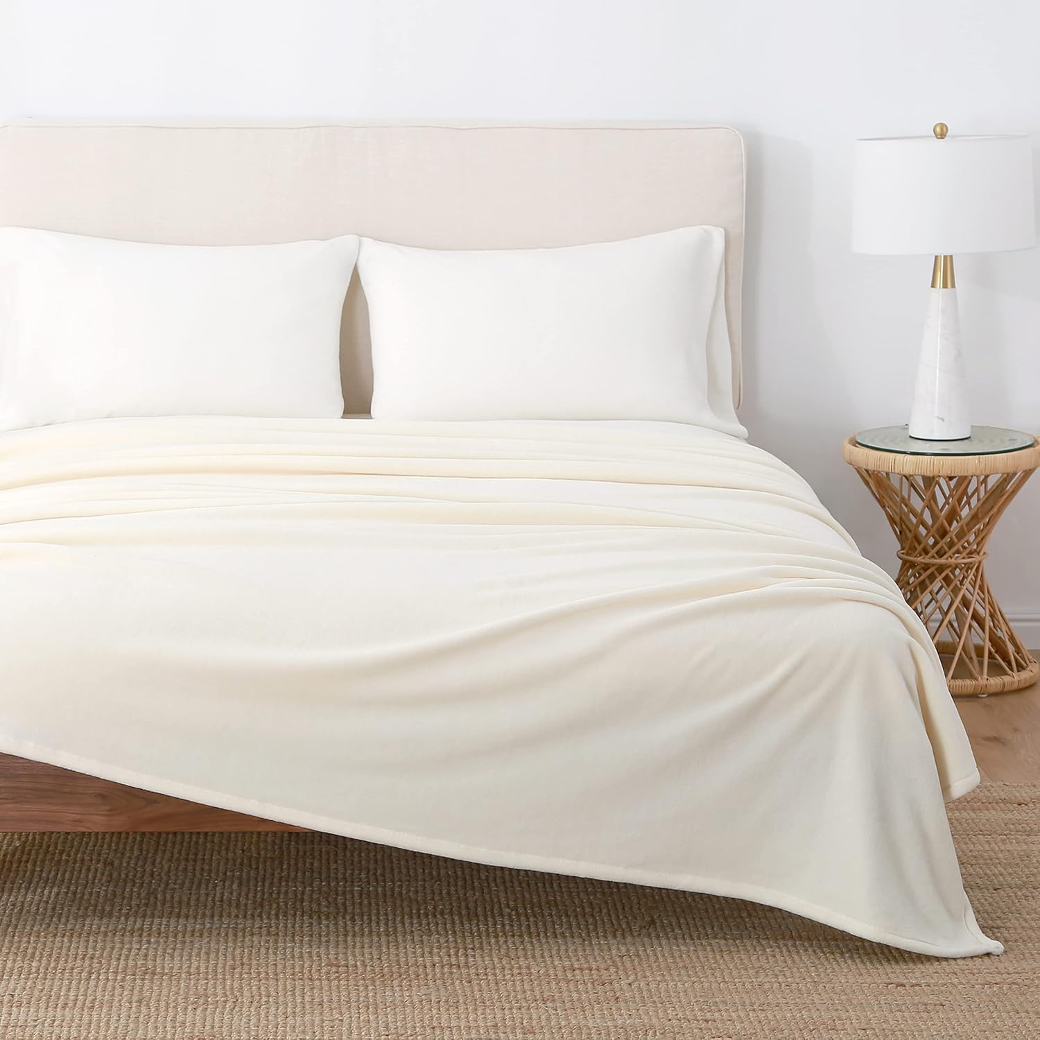Berkshire Solid Serasoft Blanket | Ultra Soft All-Season Solid Plush Blanket | Cream | Full/Queen (90" x 90")
