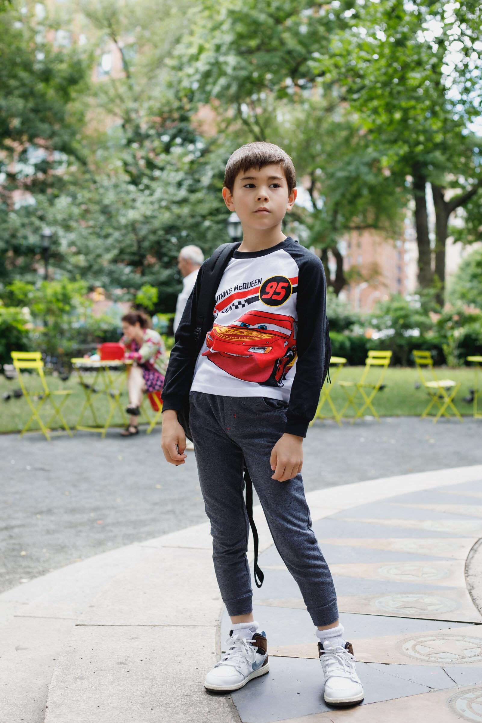 Disney Samochody French Terry T-shirt i spodnie zestaw dla dużych dzieci (18 miesięcy - 10-12)