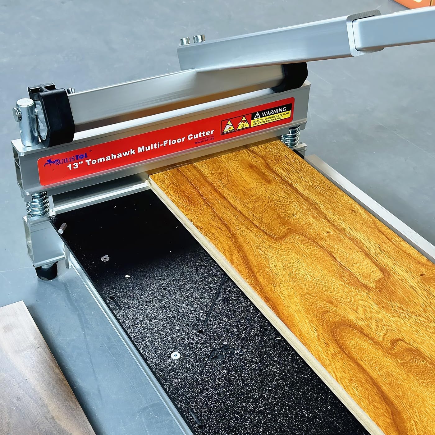 Coupe-plancher stratifié/en vinyle robuste de 13" pour planchers préfabriqués, stratifié, H/MDF, LVP/T, VCT, SPC, WPC, PVC, revêtement et plus ; jusqu'à 11/16" (17 mm) d'épaisseur ; Coupeur