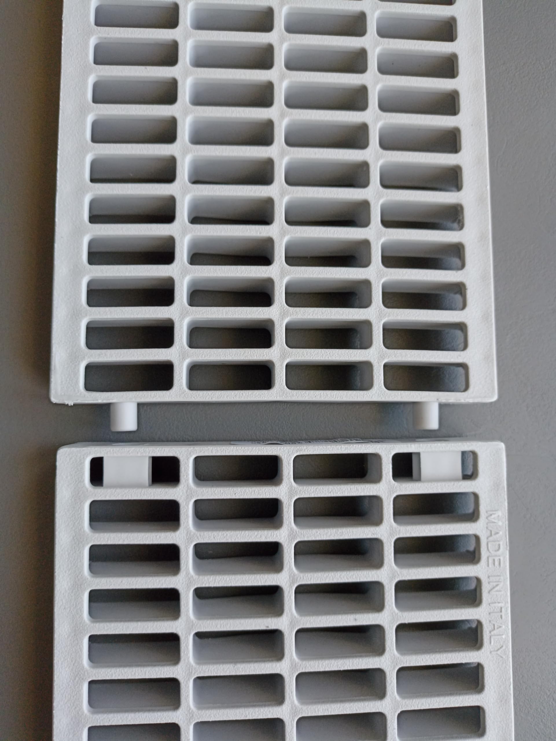 SERVICE SOLUTIONS – Griglia Pvc Grigio Chiaro Maglia Antitacco Varie misure, Kit 10 Pezzi – 5 Metri Pedonabile Modulare Facilmente Adattabile, Piscine Docce Cantine Raccolta Acque ecc. (10, CM 13X50)