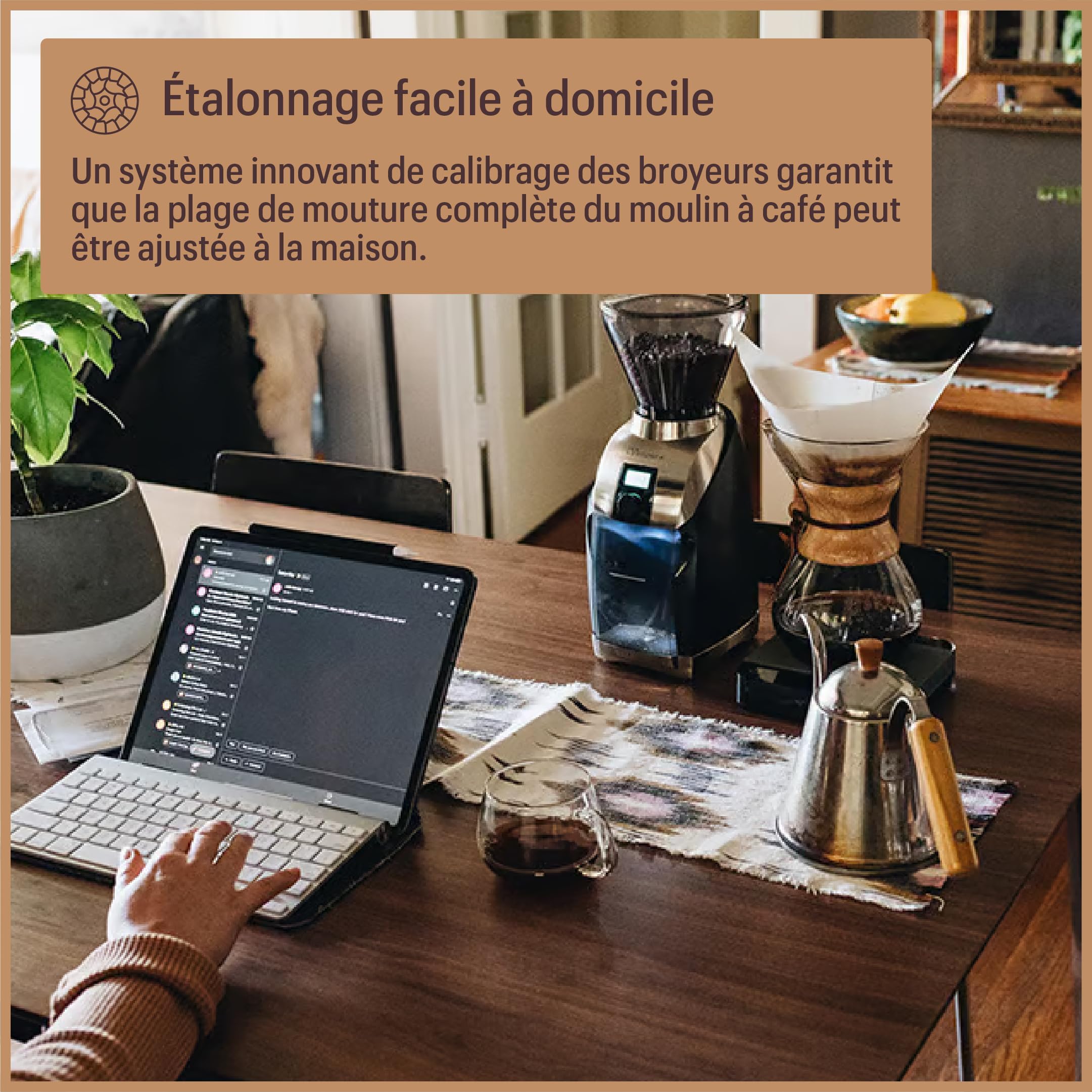 Baratza - Virtuoso+ 230V Coffee Grinder - Moulin à café électrique avec Fraise Conique en Acier, Timer et Lumière Intégrée - Espresso, 300g Capacité de la Trémie - Noir