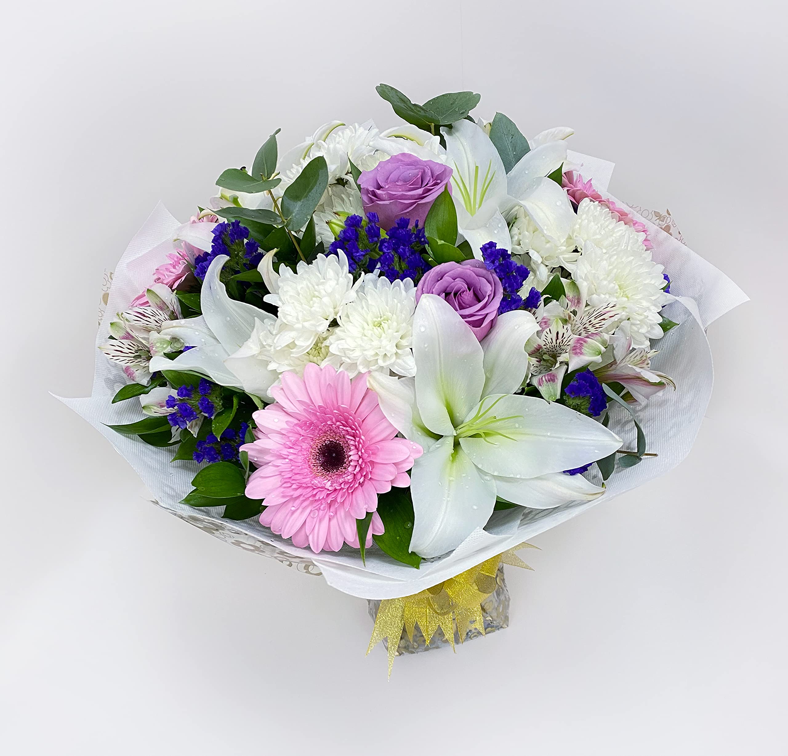 Flowershop.ae Country Garden Hand-tied Bouquet, Fresh Flowers for Delivery (Premium - 16" x 20", 3.4 lbs)
