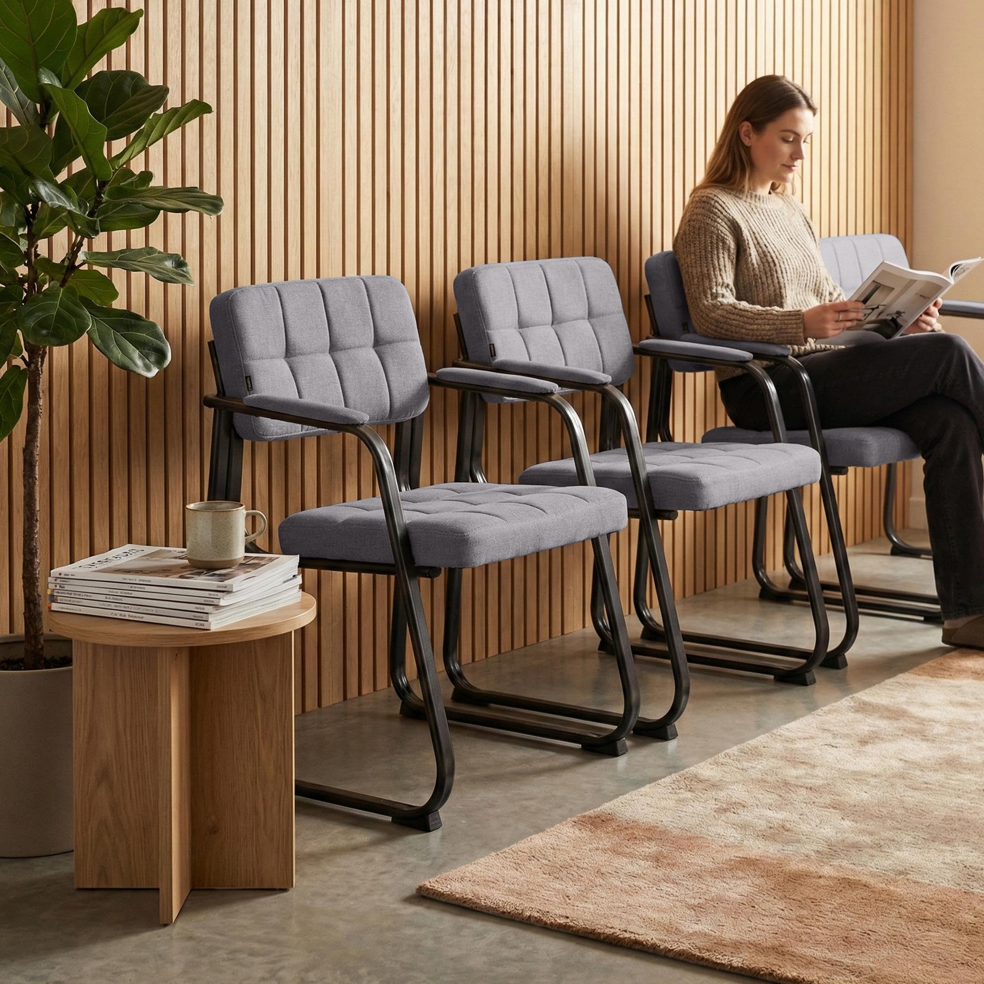 CLP Chaise avec Accoudoirs Canada B Rembourrée, Visiteur & Conférence, Tissu, Piétement Métal Noir Mat, Salle d'Attente, Couleur:Gris Clair