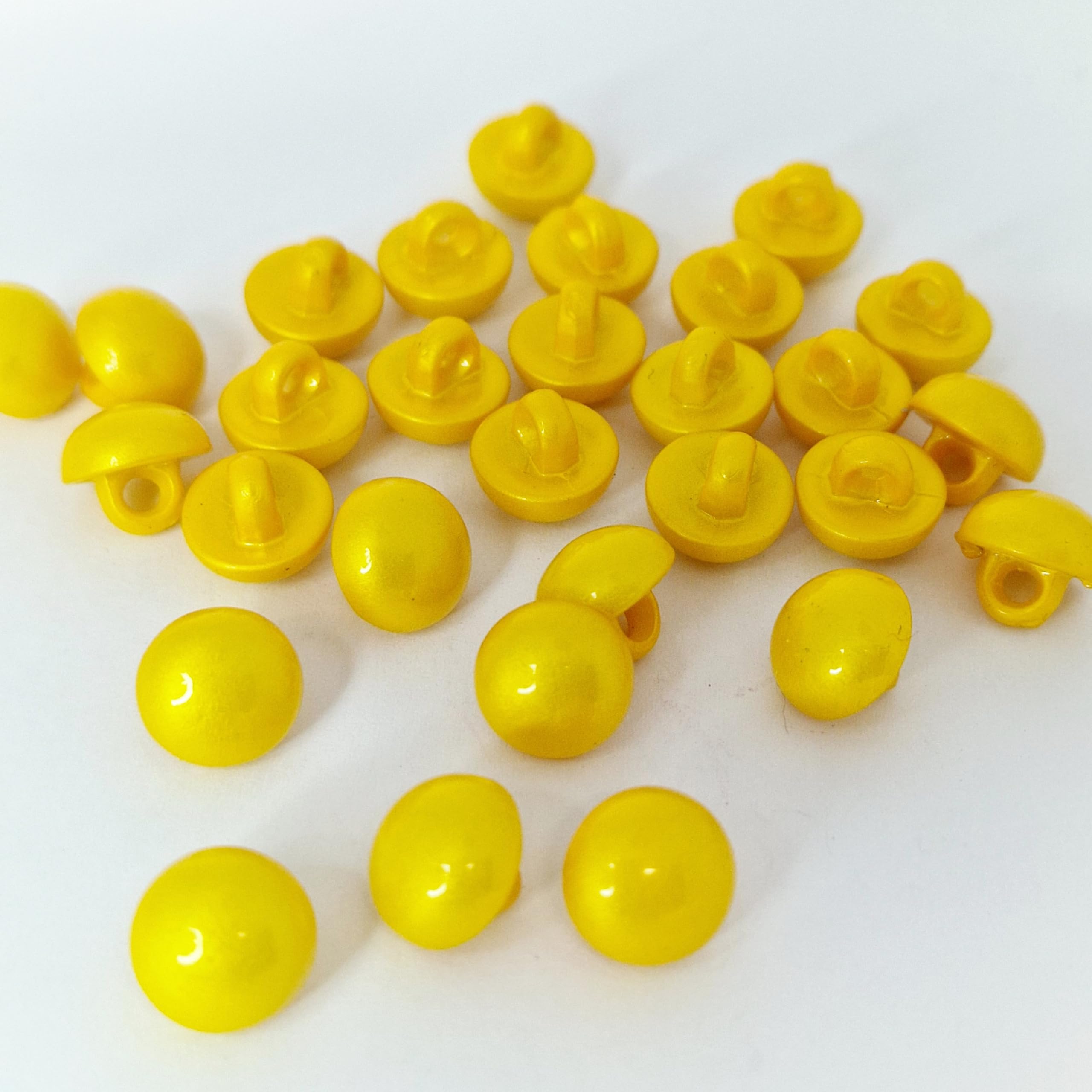 MajorCrafts 24pcs 11mm High-Grade Acrylic Small Round Mushroom Shank Sewing Buttons (Yellow)