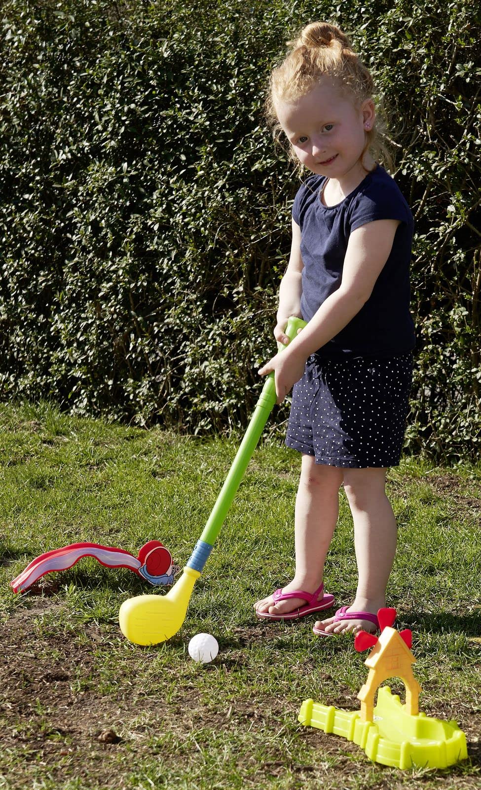 alldoro 60066 Golf de Jardin avec 11 pièces, avec 6 Obstacles, 2 Clubs XXL et 3 balles de Golf, Minigolf pour l'intérieur & l'extérieur, Plastique, pour Enfants à partir de 3 Ans