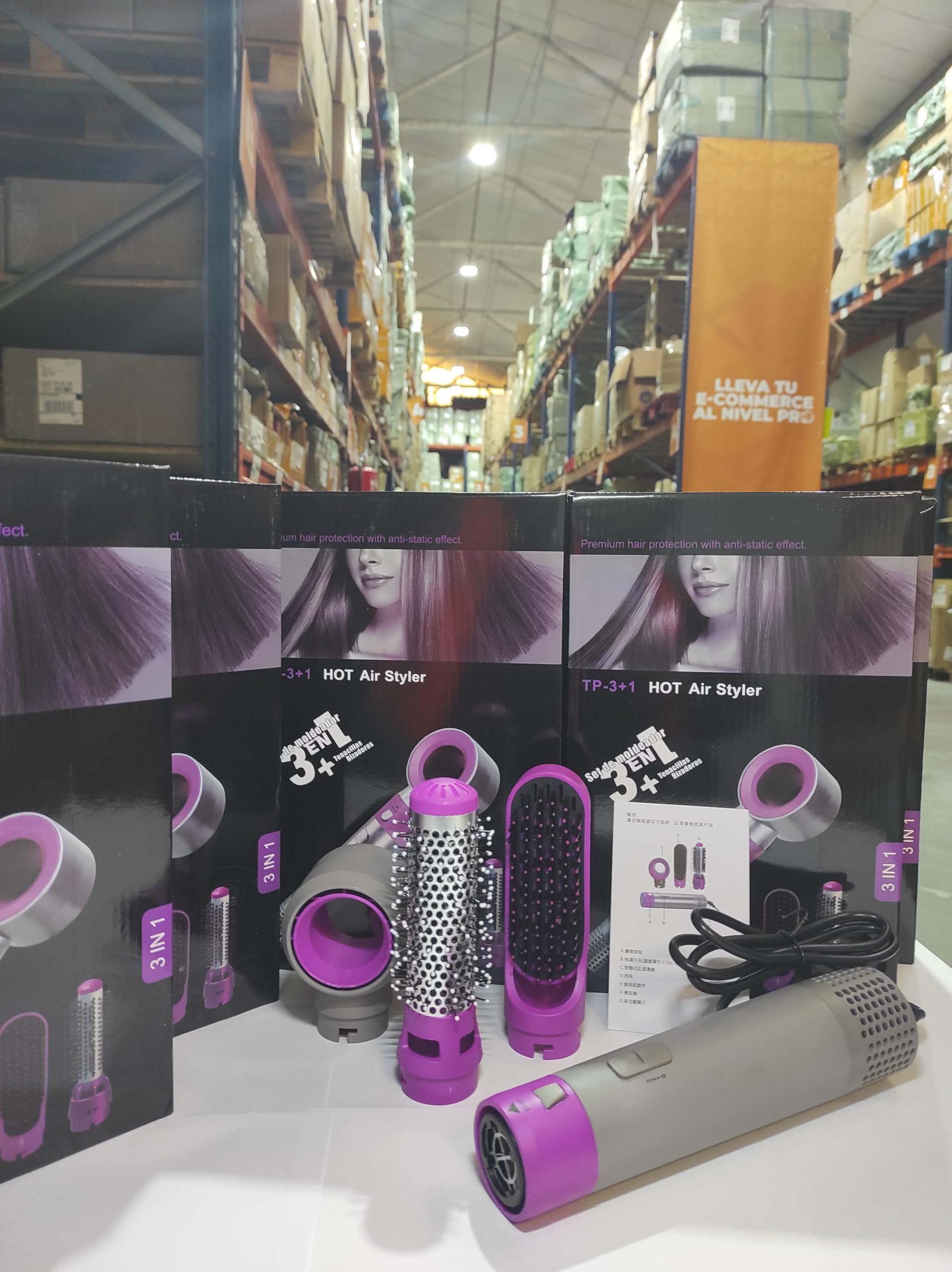 MayMax Cepillo Moldeador de Pelo 3 en 1 - Seca, alisa y da volumen en un solo paso, aire caliente con revestimiento ceramico suave, ideal para peinados rapidos en casa