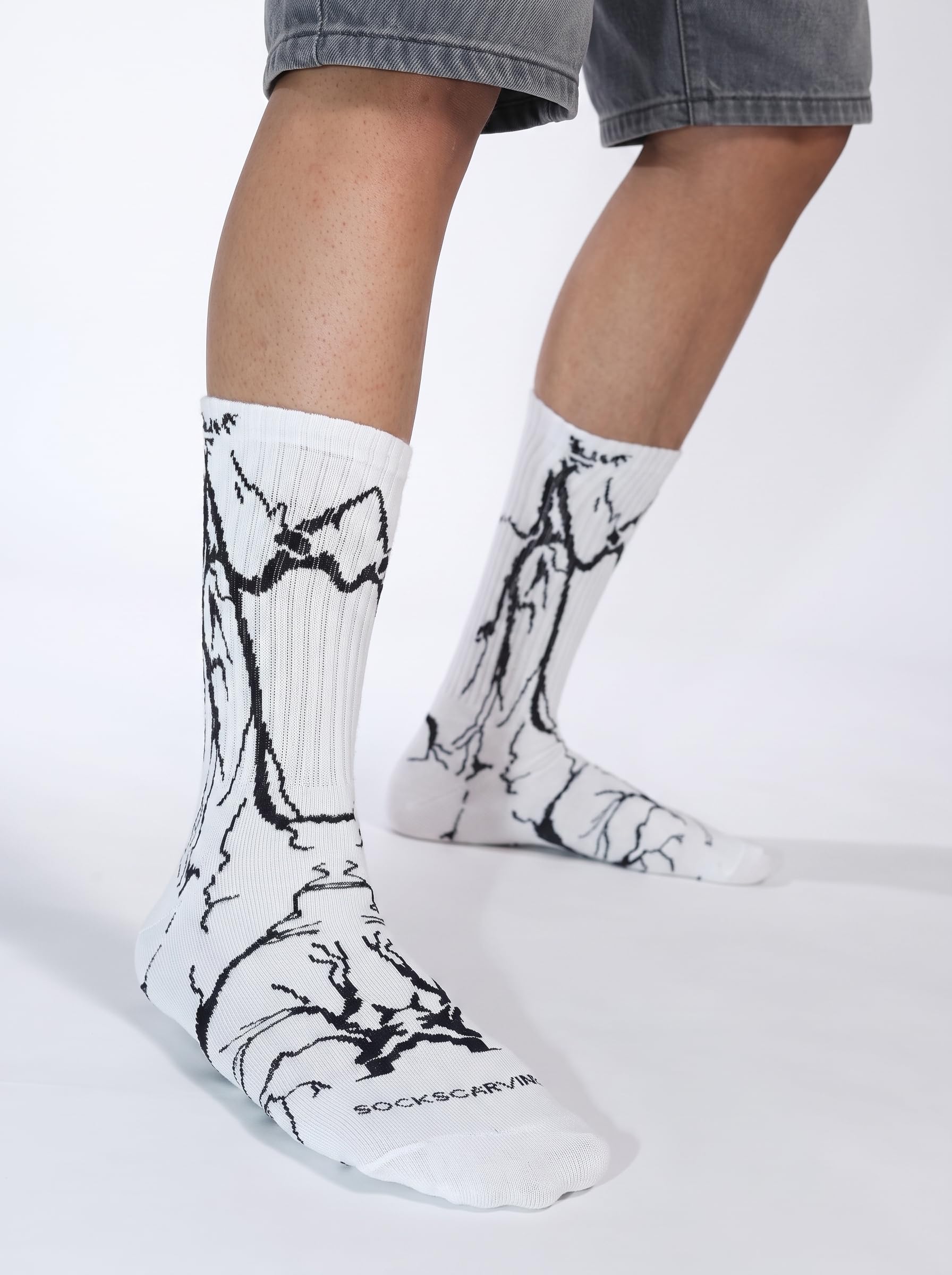 Sockscarving Feel The Comfort Pure Combed Cotton 4 Pair Crew Socks, Black and White, For Men and Women - Stretchable Free Size Anti Odur Sweat Free Anti Slip 4