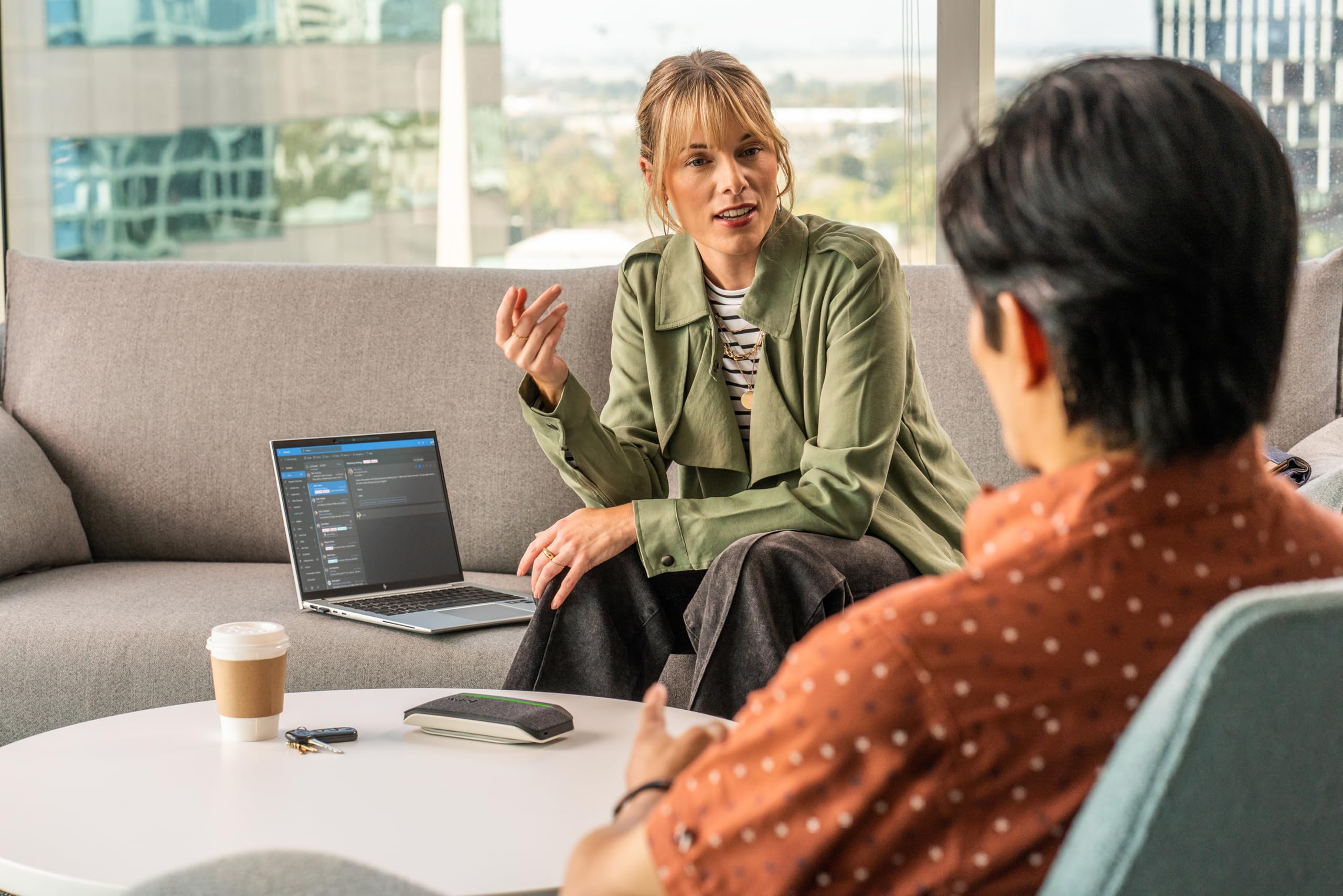Poly Sync 20+ Persönlicher, tragbarer Bluetooth-Konferenzlautsprecher (Plantronics) – Echo-/Rauschunterdrückung – USB-C-Bluetooth-Adapter, Kompatibel: Teams (zertifiziert), Zoom, PC, Mac, Mobiltelefon