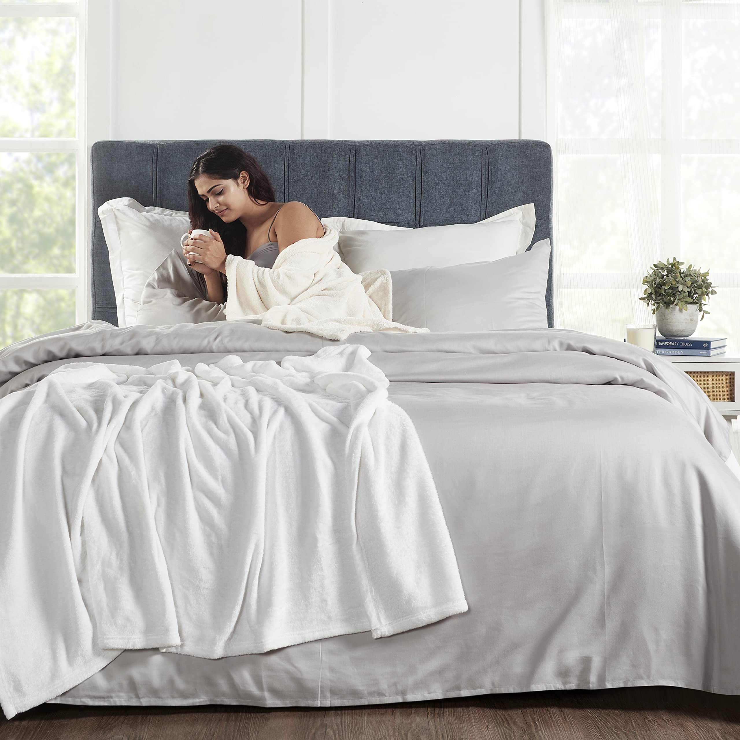 Penguin Home Set Di 2 Coperte In Flanella - 120x150 Cm, Morbide E Peluche, Color Crema E Argento, Per Divano E Viaggi