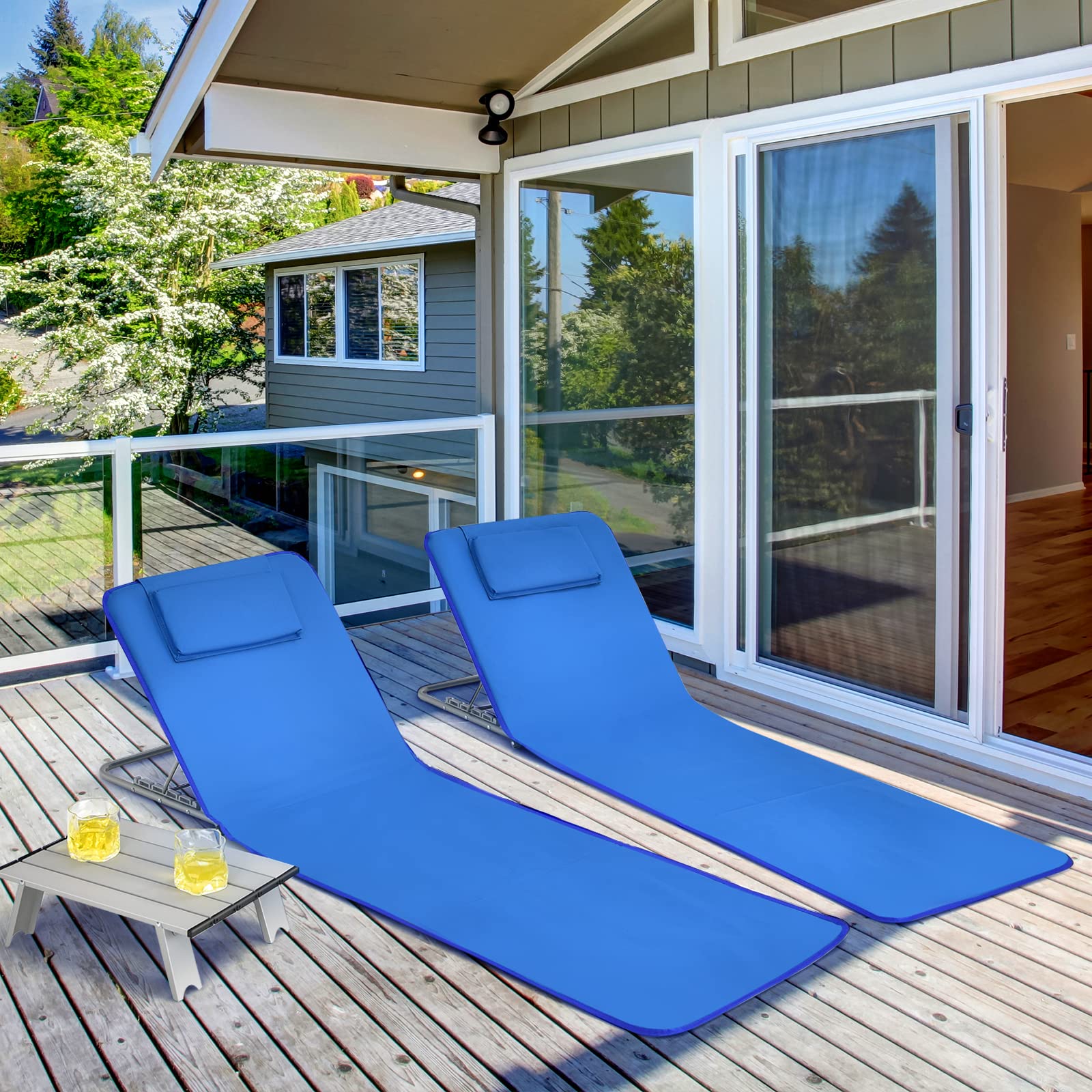 GYMAX Ensemble 2 Transats de Plage avec Table d'Appoint, Pliable et Portable, Dossiers Inclinables Réglables, pour Bain de Soleil, Détente, Bronzage en Plein Air, Pelouse, Balcon, Piscine (Bleu)