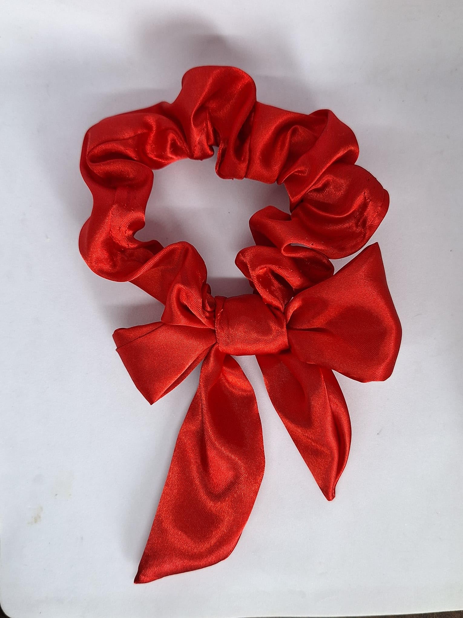 Kırmızı Saten Fiyonklu Saç Tokası, Elastik Scrunchie,Saç Acıtmayan Toka
