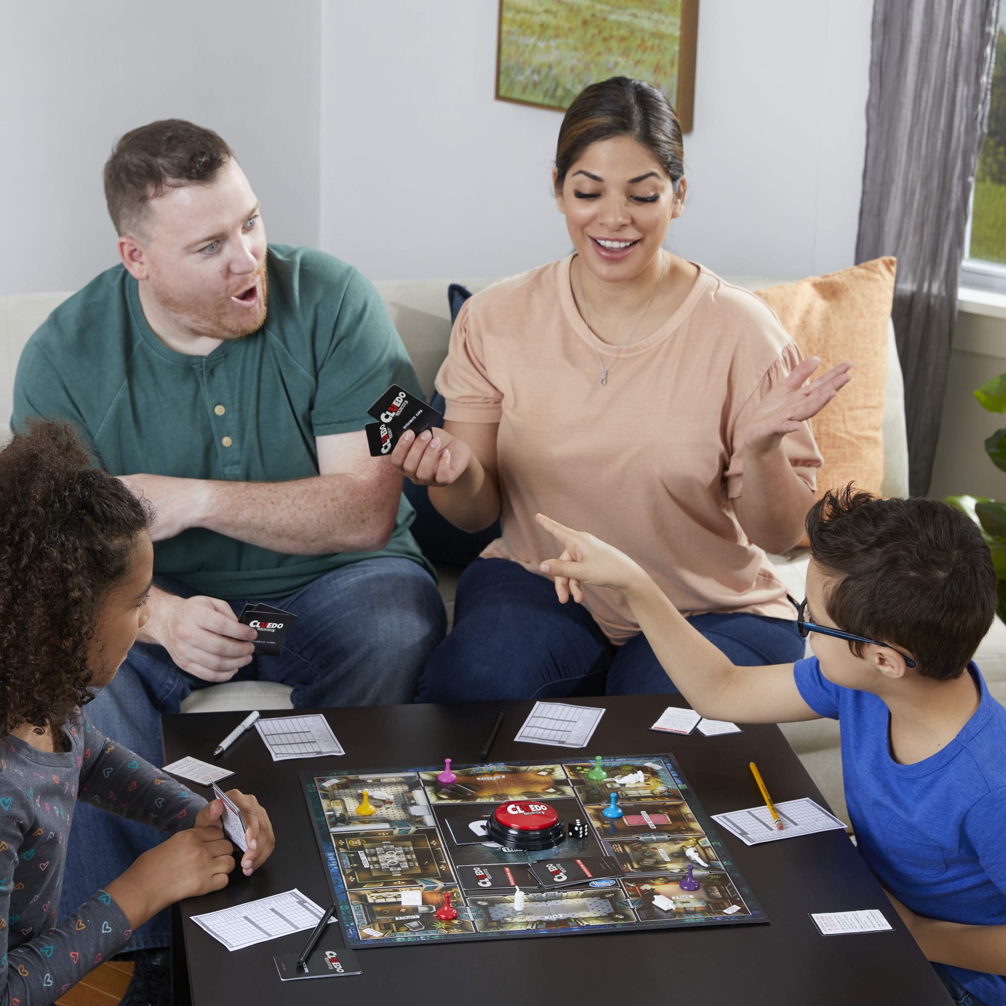 Hasbro Gaming Cluedo, Caccia All'Impostore, Gioco in Scatola, Per Bambini e Bambine da 8 Anni in Su, Versione 2020 in Italiano, da 2 a 6 Giocatori