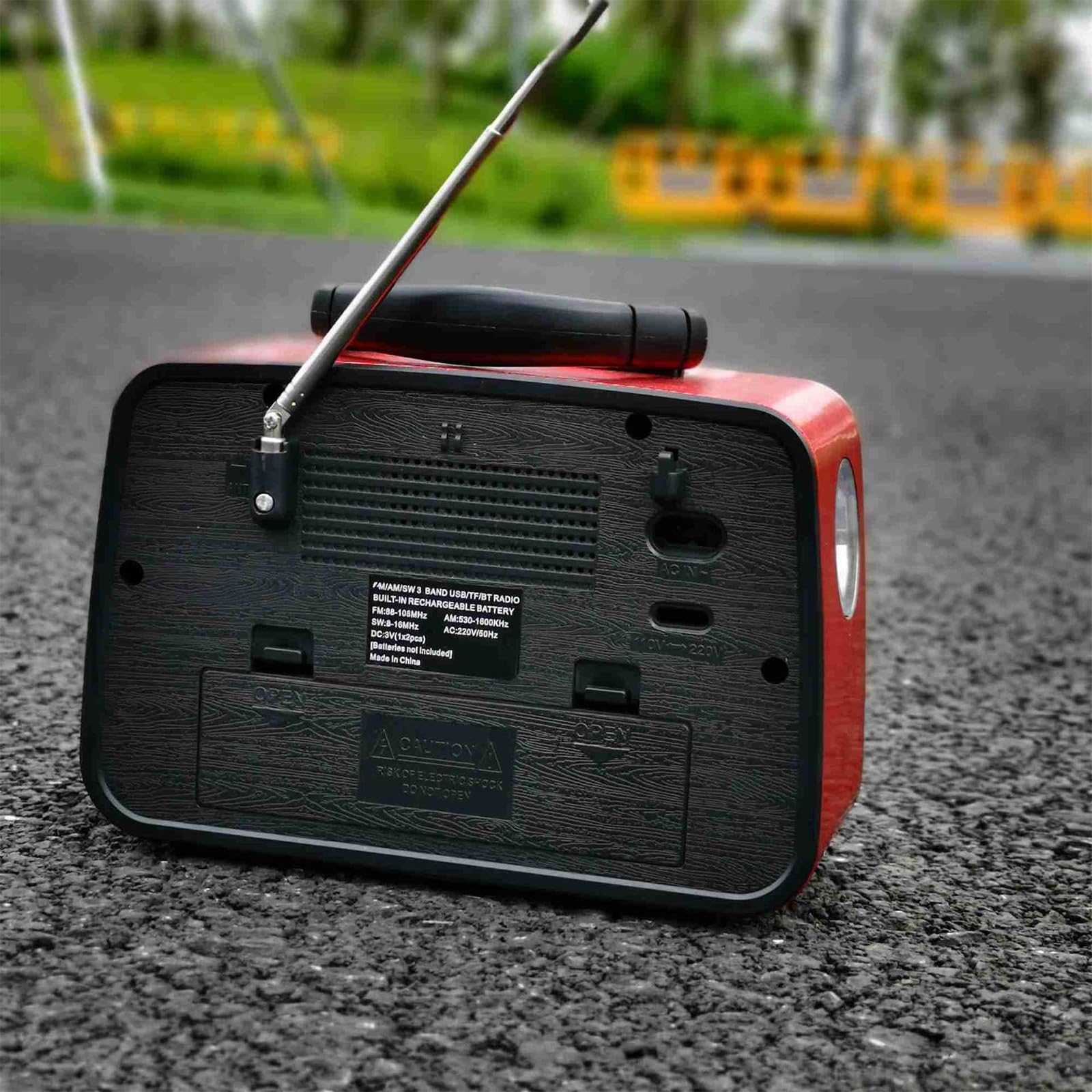 TsoLay Radio Portátil Retro, Radio Am FM con Linterna, Luz Ambiental Y Mango Largo, Altavoz Bluetooth, Sonido Claro, Soporte para Reproducción De Tarjeta AUX/TF/Disco U, Regalos para Personas Mayores