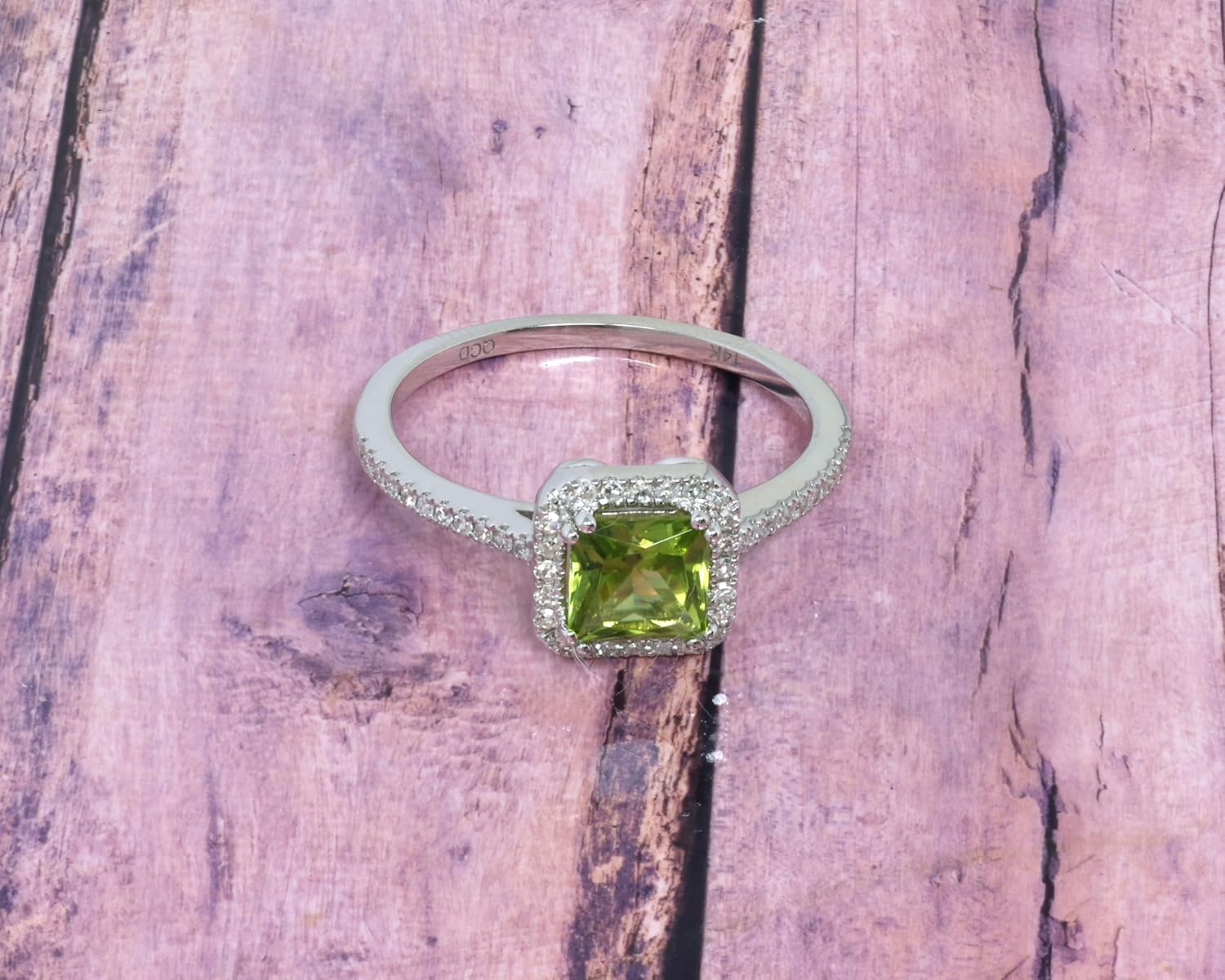 14K White Gold Genuine Peridot 1Ct Princess Cut, Diamond Ring. Size 7 - Image 4