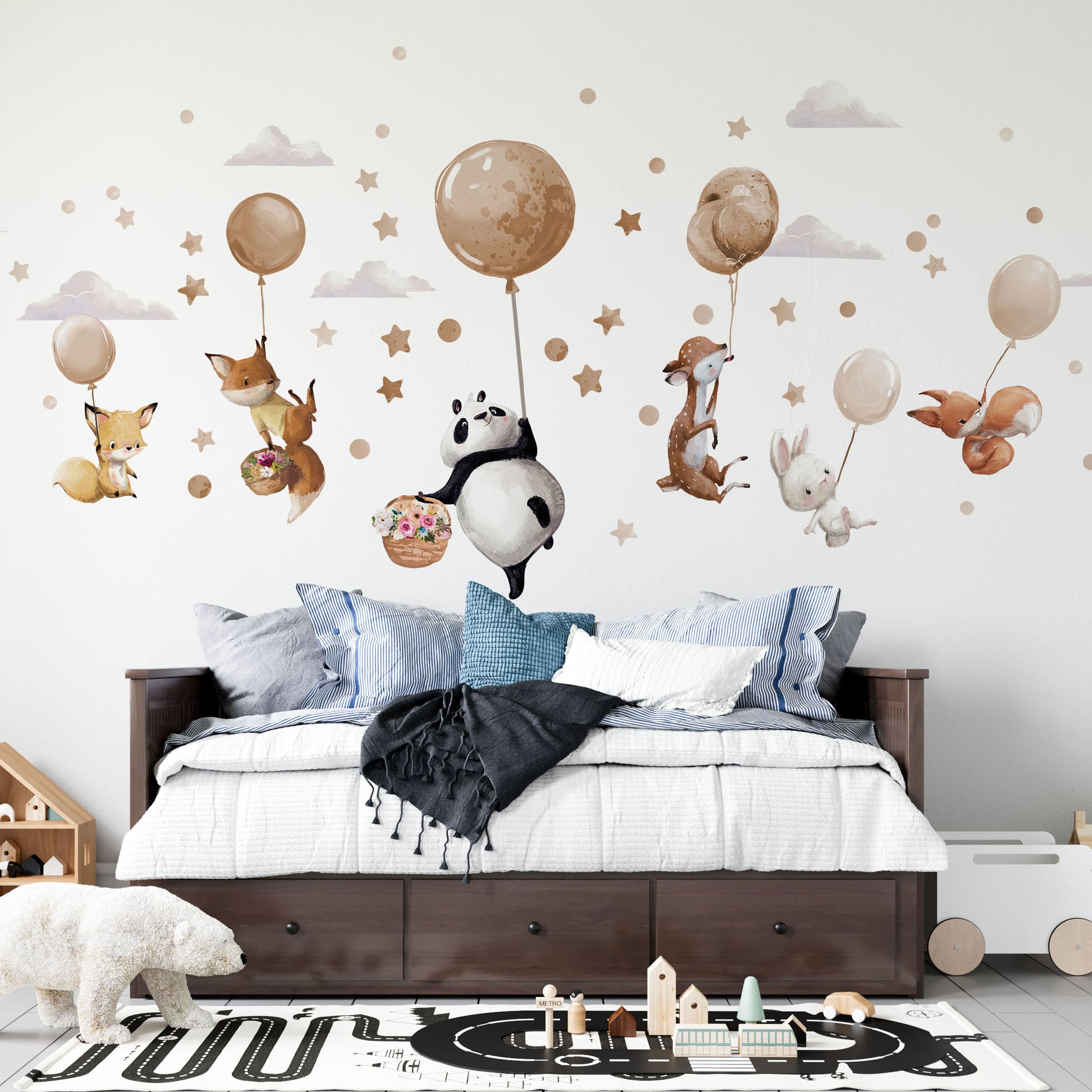 Stickers muraux animaux sur ballons beige pour relooker un mur sans peindre