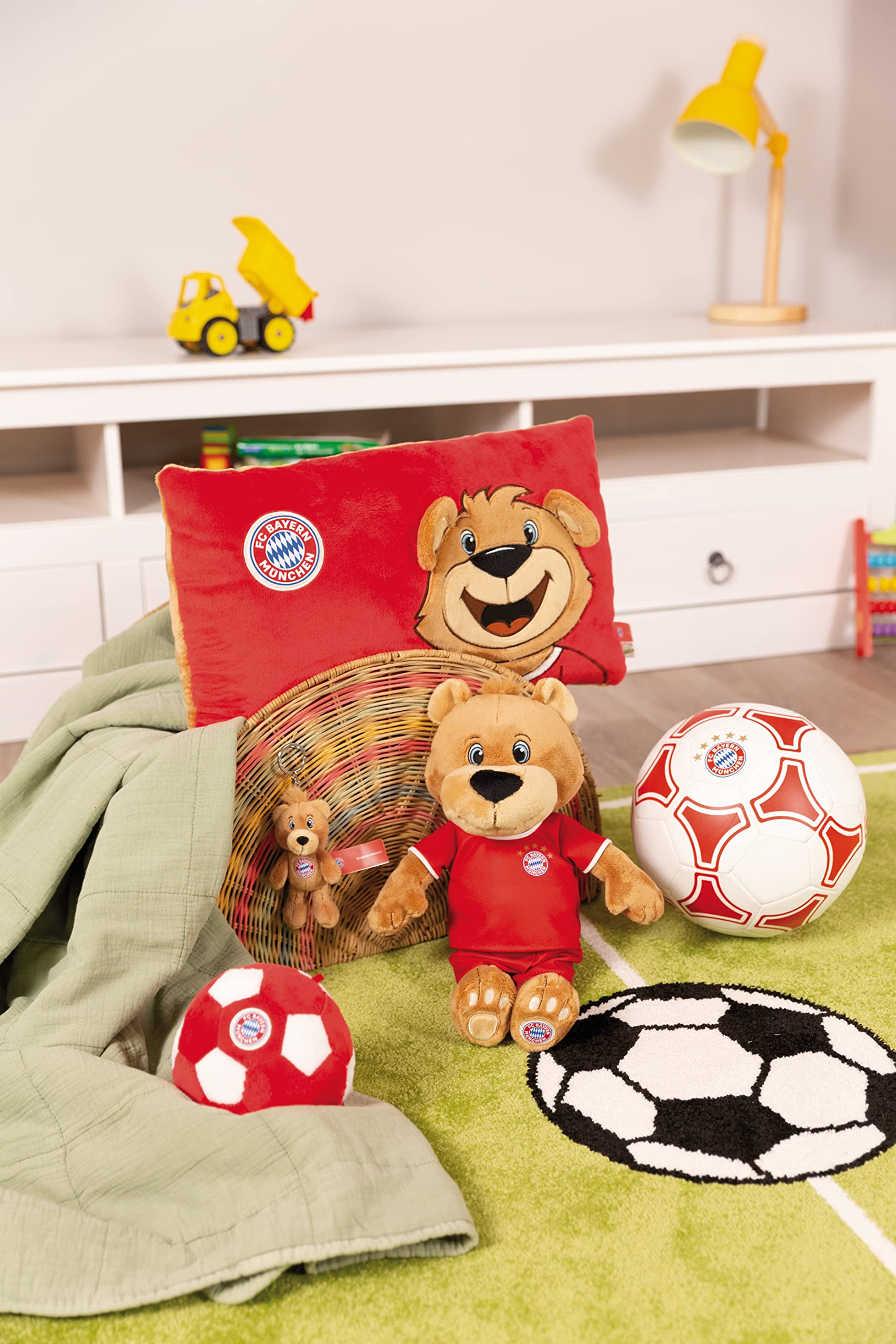 NICI Pluszowa poduszka FC Bayern Mis Berni 43x25cm brazowa, ze zrównoważonej produkcji