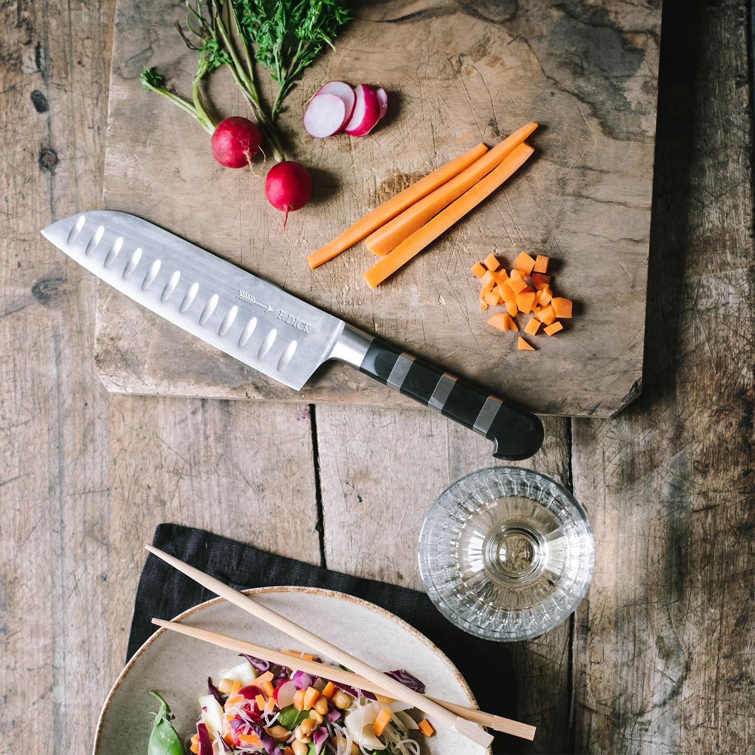 F. DICK Santoku, coltello cucina, 1905 (coltello con lama 18 cm, acciaio X50CrMoV15, Inox, 56° HRC) 8194218K