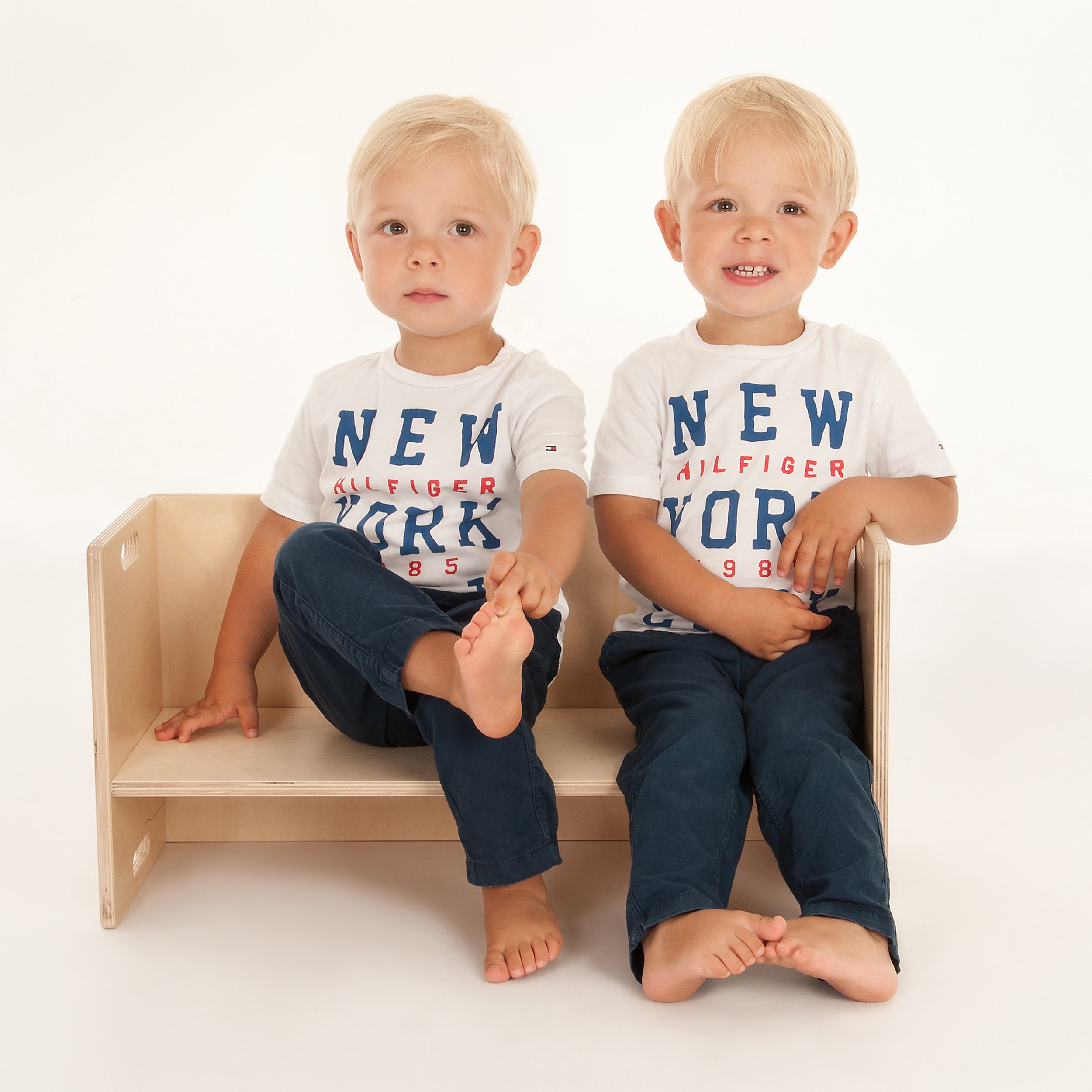 Kindermöbel – 2 Kinderstühle im Set - Sitzgruppe aus Holz – mitwachsende Möbel mit Wendehocker – aus Birken-Multiplexholz