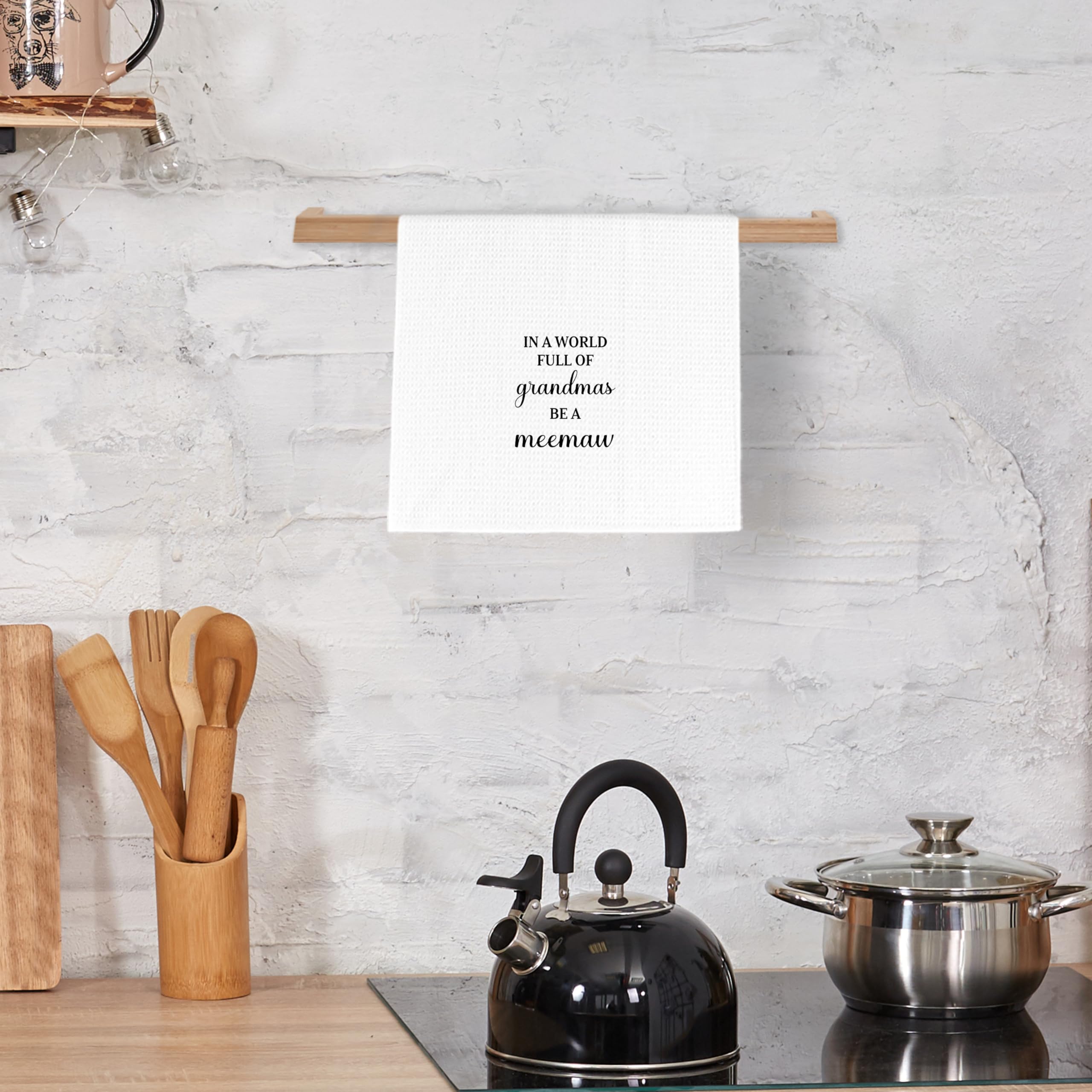 Meemaw Gifts Kitchen Dish Towels 16x24 Inch, Grandma Gifts for Christmas Birthday from Grandkids, in a World Full of Grandmas Be a Meemaw Decorative Hand Towel Tea Towels for Kitchen Bathroom