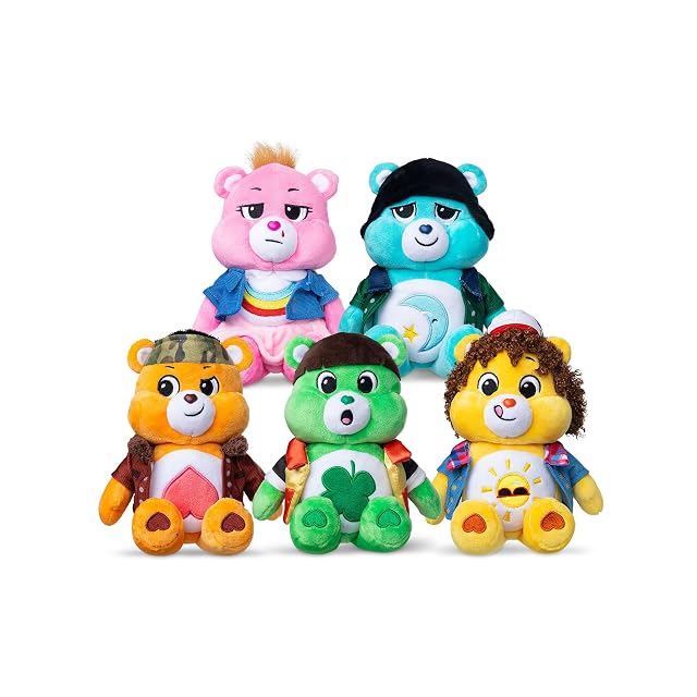 Foto 2 de 7 de Basic Fun Care Bears x Stranger Things Funshine Bear como Dustin - Peluche 22 cm - Edición Limitada