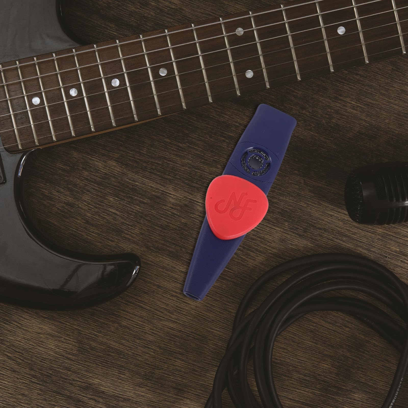 ERINGOGO Kazoo-Instrument mit Gurt: Metall-Kazooflöte für Auftritte – Anfängerinstrument – ​​Gitarrenbegleiter für Partys und Festivals