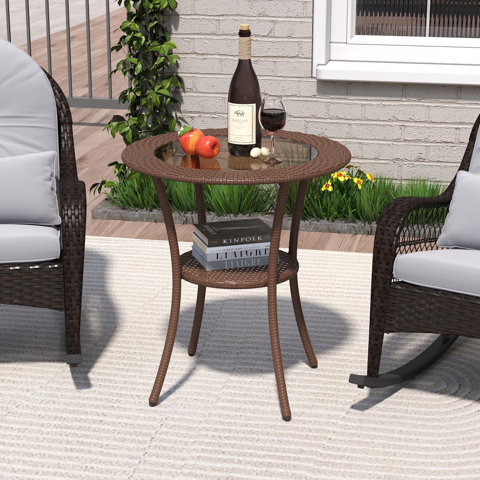 GIANTEX Tavolino da Giardino Rotondo in Rattan e Vetro a 2 Ripiani | Tavolo d'Appoggio Esterno Resistente alle Intemperie, Portata 35 kg, per Piscina Patio Balcone, 64 x 71,5 cm