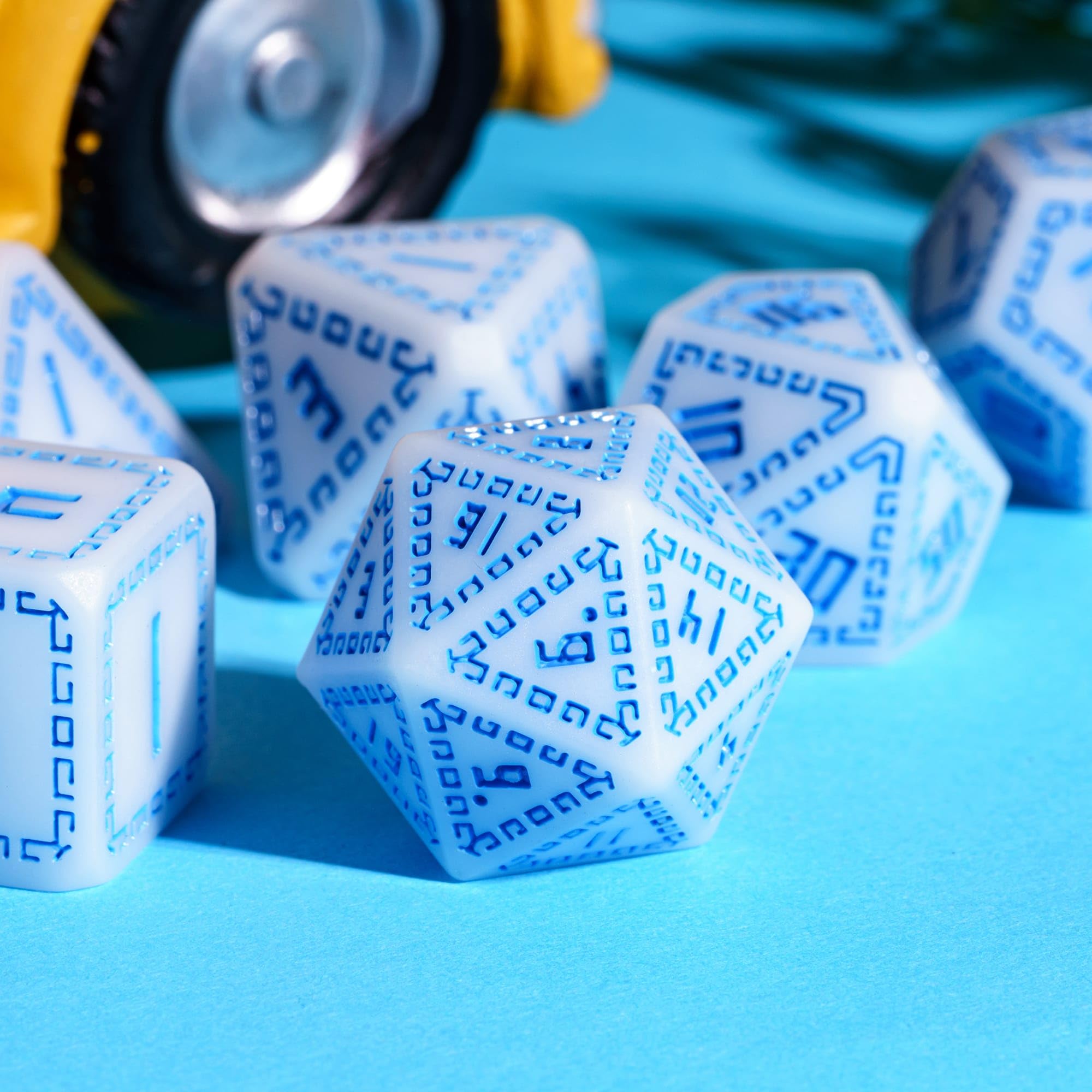 HDdais DND Dice Set, 7PCS D&D Polyhedral Dice Set for Dungeons and Dragons Role Playing Game and Tabletop Games (White)