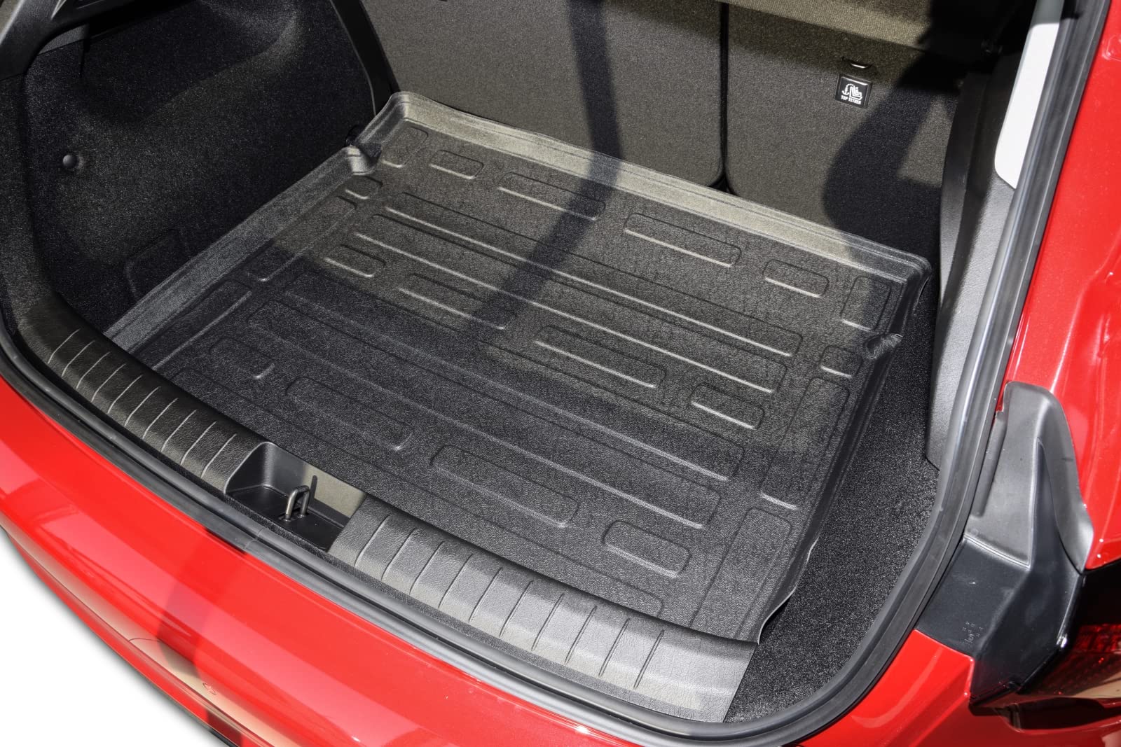 SCOUTT Tapis De Coffre sur Mesure pour Fiat Tipo 5P. Berlina Depuis 2015, Noir, Antidérapant, Bord Haut, Toutes Saisons