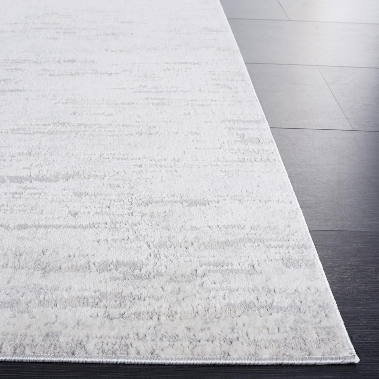 SAFAVIEH Hanna Collection Runner Rug - 2' x 8', Ivory & Light Grey, Non-Shedding & Easy Care, Ideal for High Traffic Areas in Living Room, Bedroom, Dining (HAN104A-28)