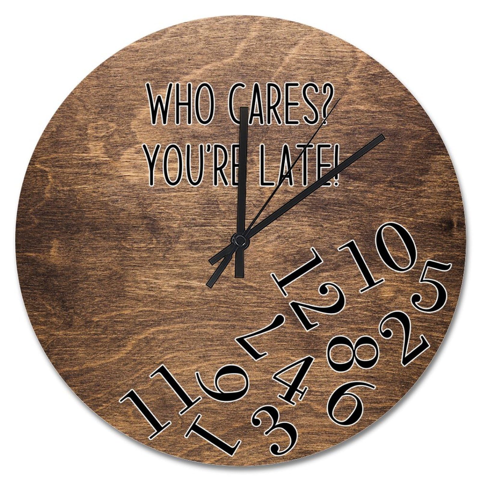 Horloge murale en bois de style rustique traditionnel pour decoration soignee