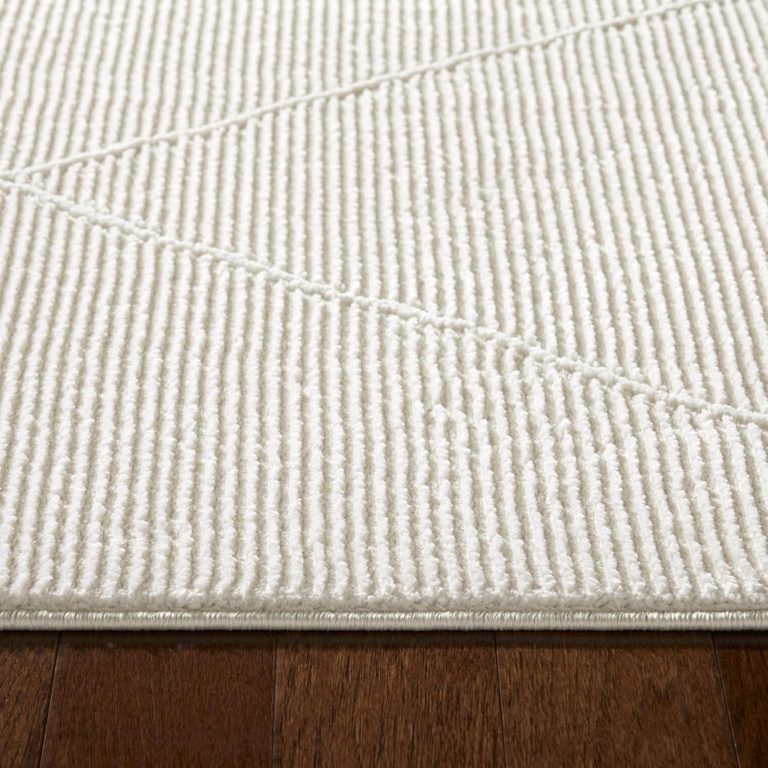 Town & Country Luxe Tretta Contemporary Diamonds Runner Area Rug with Plush High-Low Texture, Ivory, 1'9"x7'2"