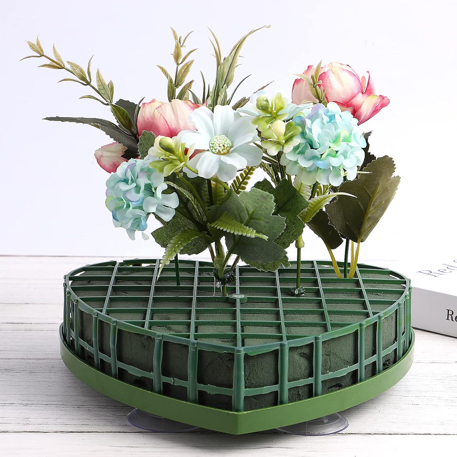 EXCEART Wet Floral Foam Heart Shaped Flower Foam with Suction Cup Tray for Wedding Centerpiece Party Decoration DIY Flower Arrangement Size S