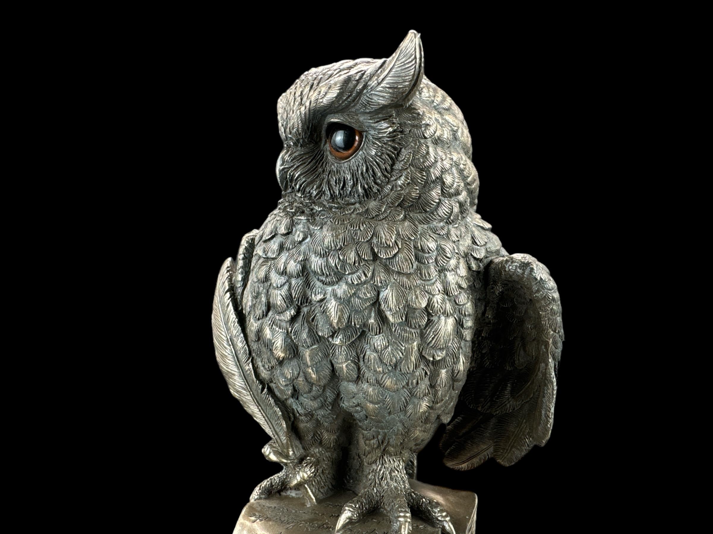 57 SPECIAL REPLICAS Rzeźba dekoracyjna ogromna sowa mądrości na książkach figurka z brązu jako prezent do salonu, dekoracja figurki, dekoracja
