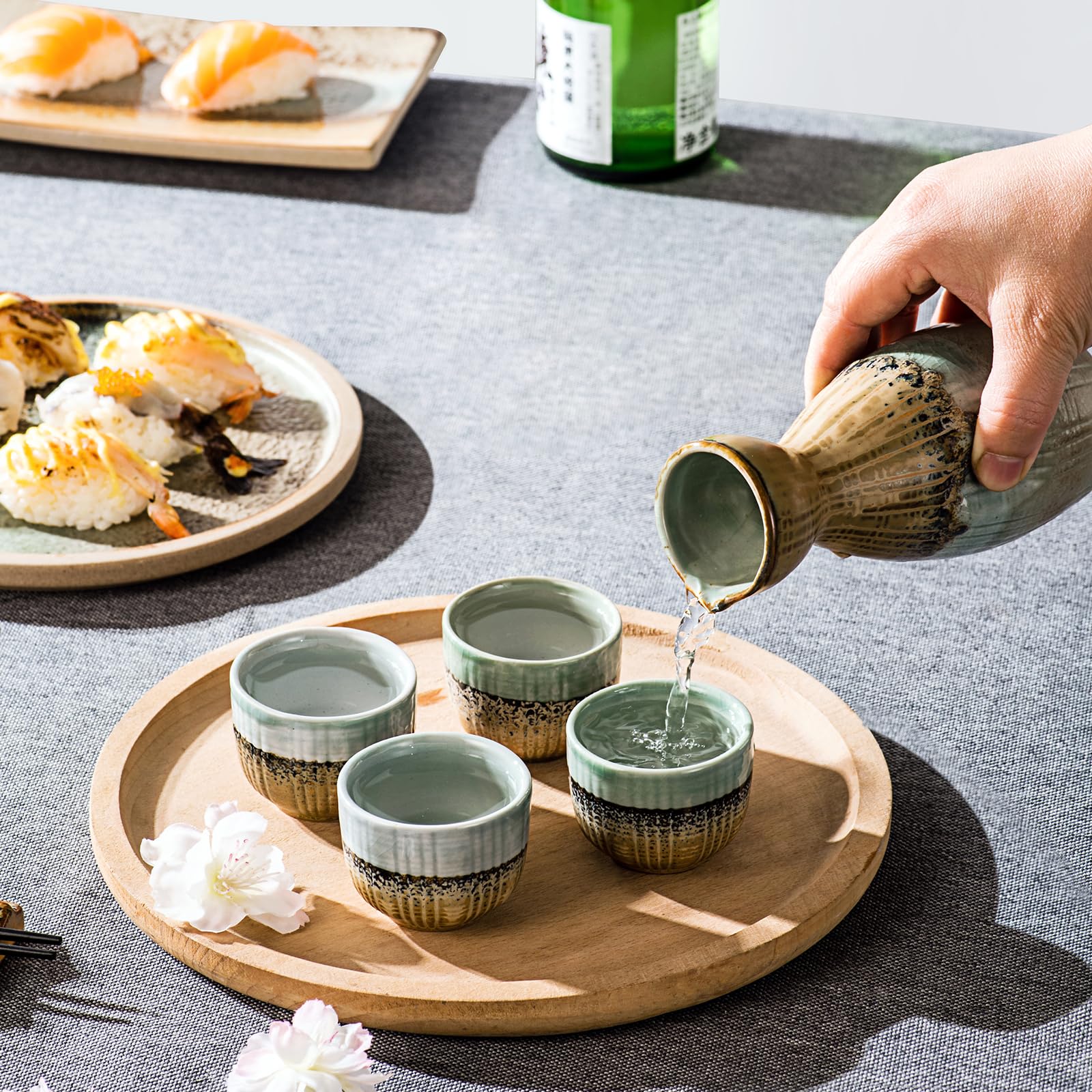 UNICASA Sake Set Keramik Mit Becher und Wein Topf für Wärmeren - 1 Sake-Topf 4 Sakebecher, Hellblau
